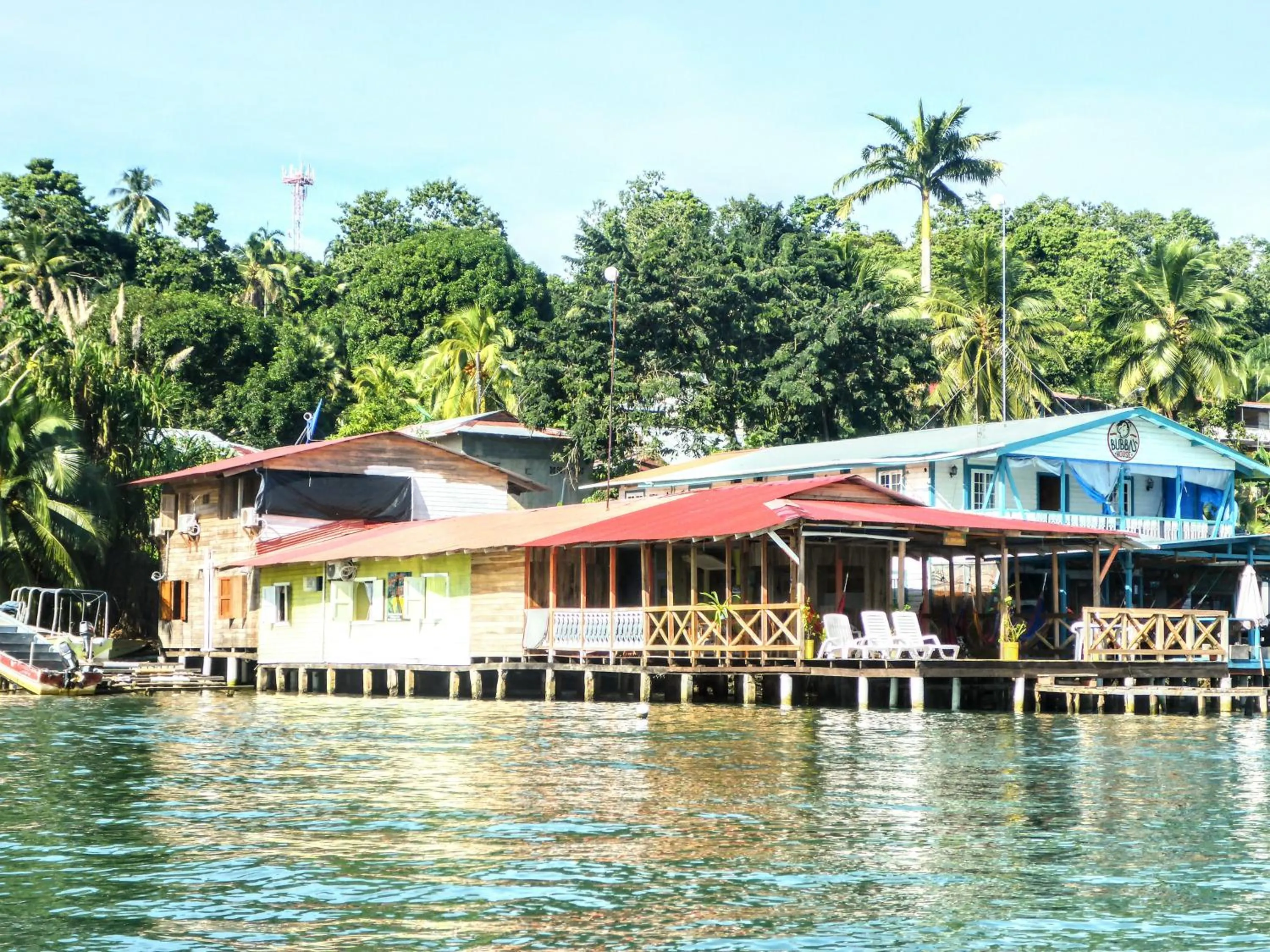 Property building in El Jaguar