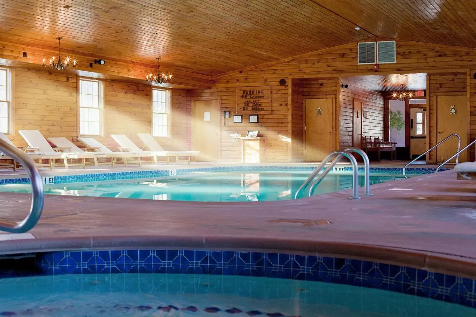 Pool view in Stroudsmoor Country Inn Pool view in Stroudsmoor Country Inn