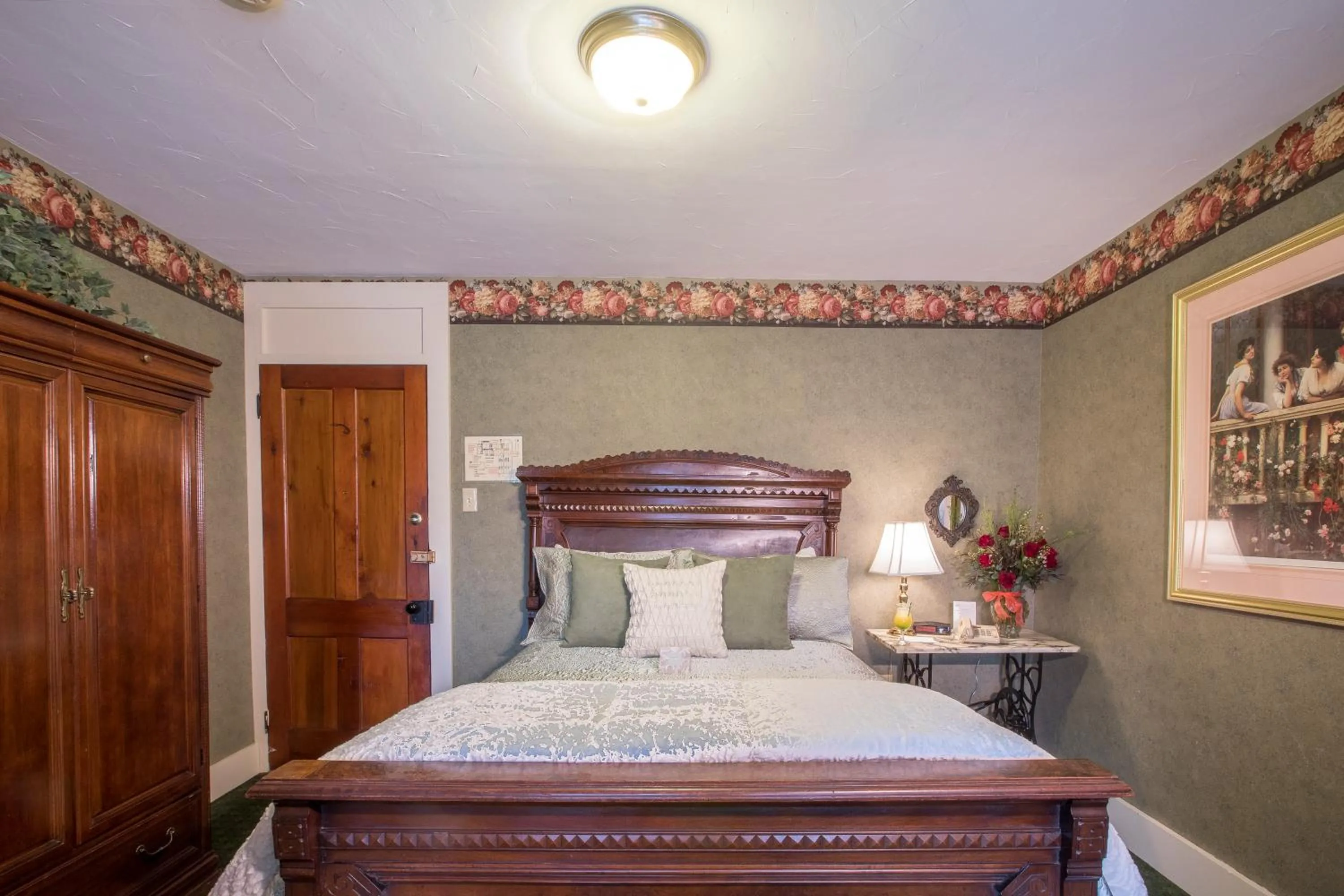 Bedroom, Bed in Stroudsmoor Country Inn