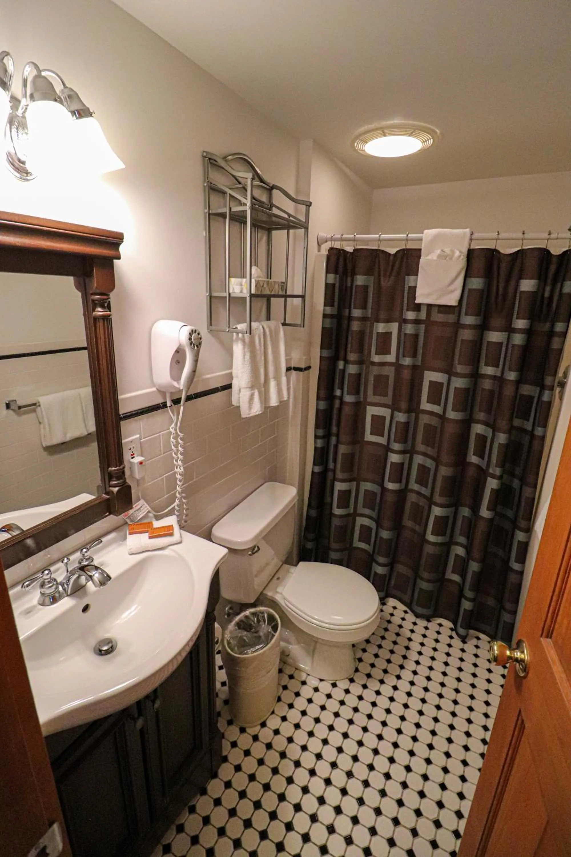 Bathroom in Stroudsmoor Country Inn