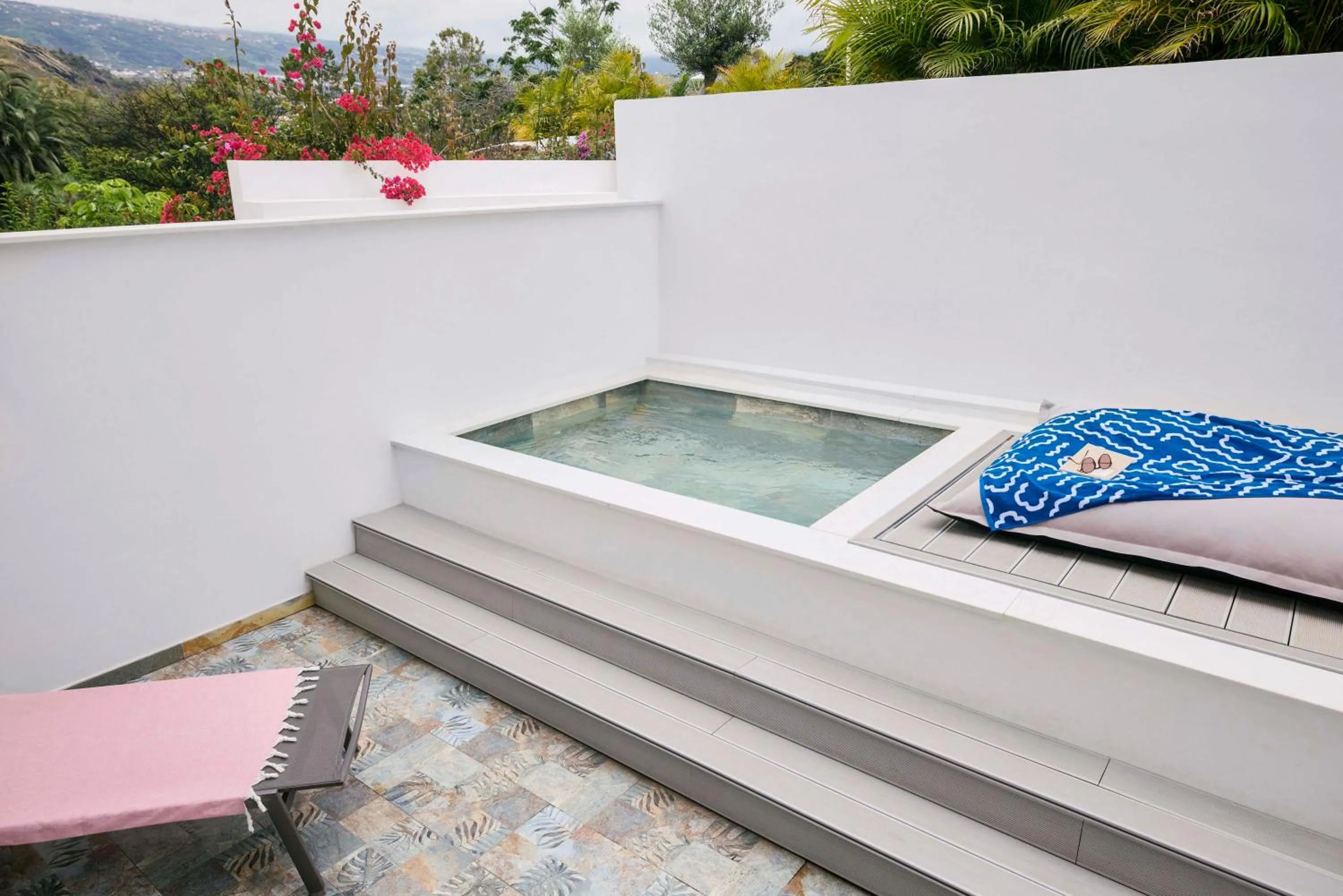 Inner courtyard view in TUI BLUE Atlantic Hills