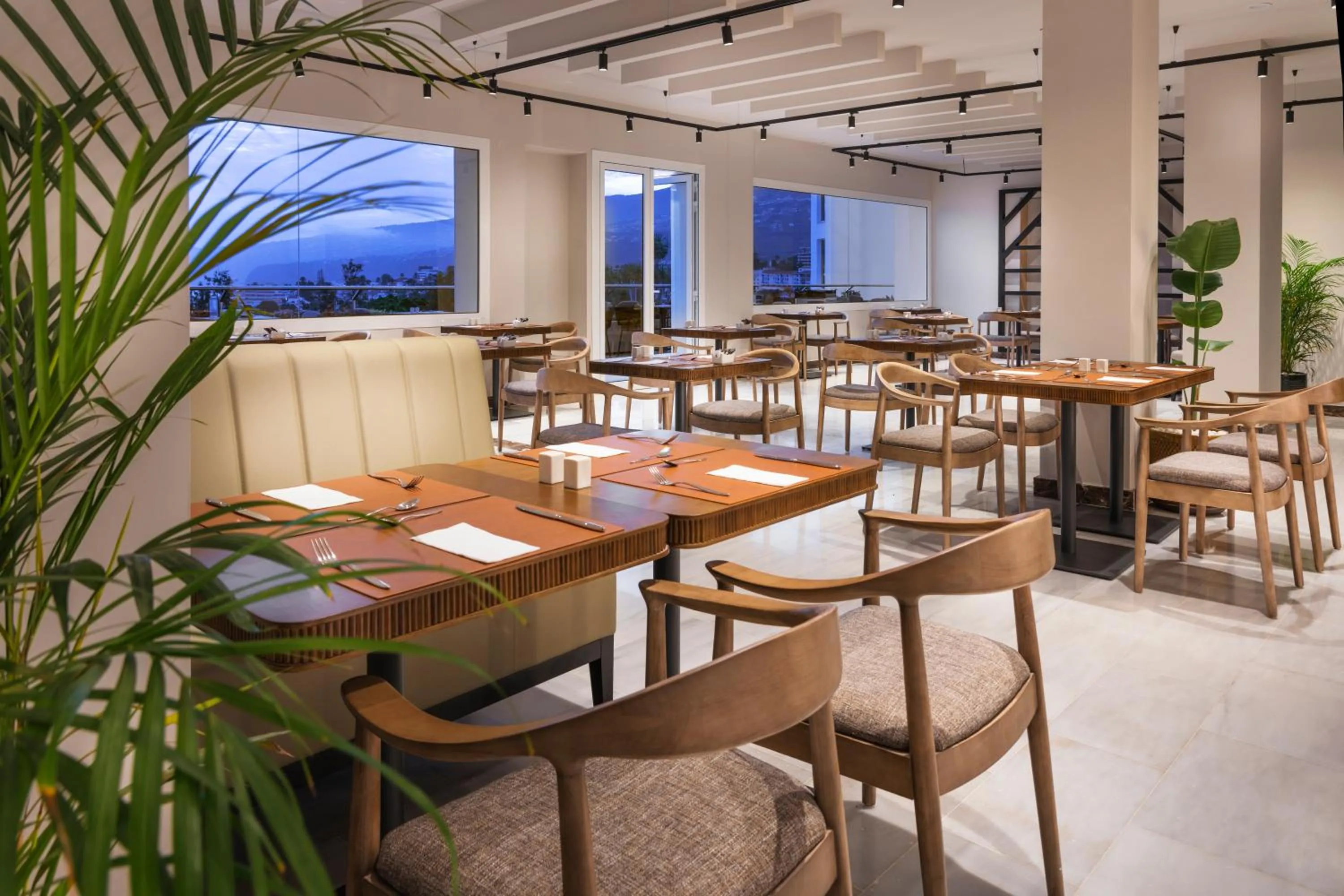 Restaurant/places to eat in TUI BLUE Atlantic Hills