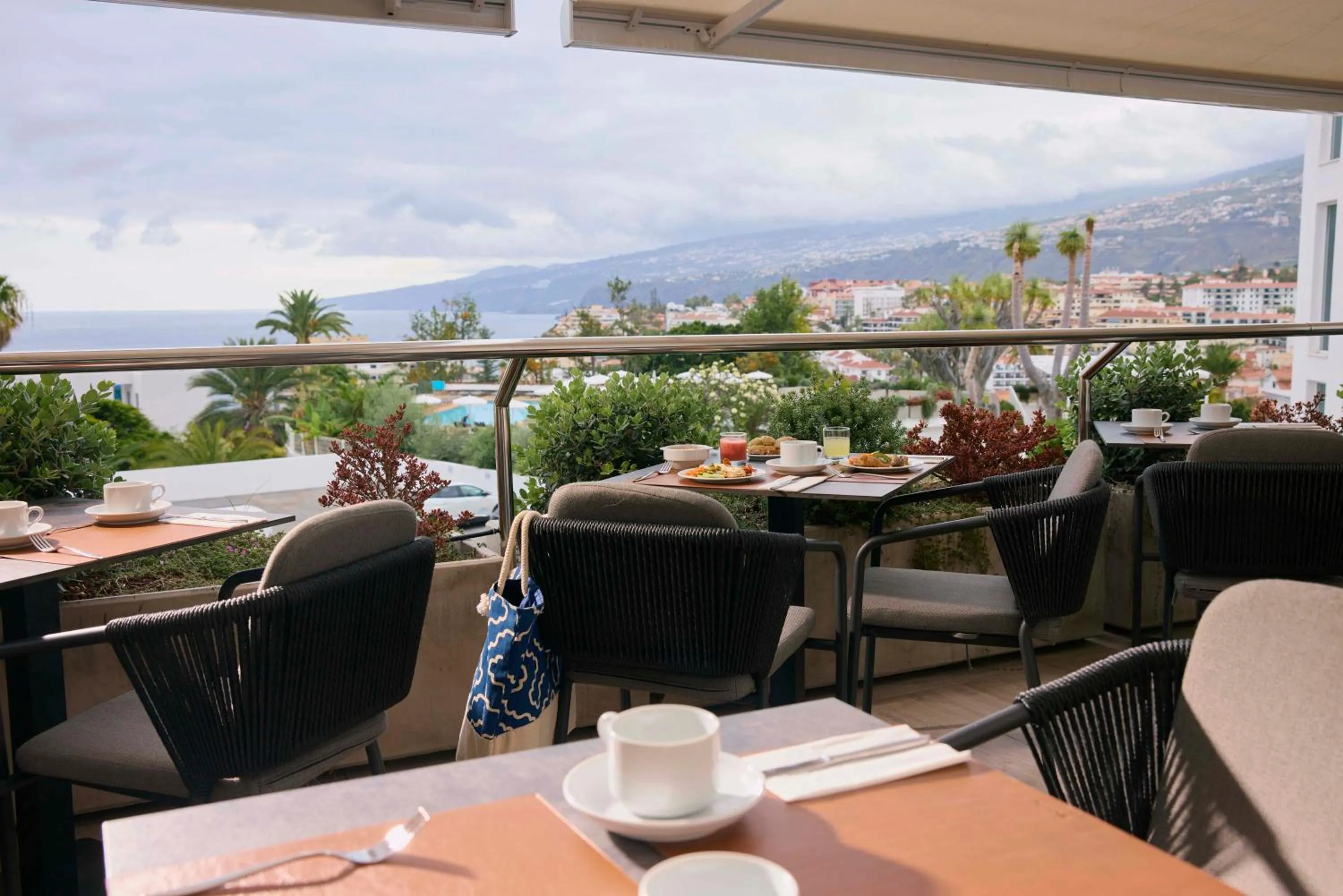 Restaurant/places to eat in TUI BLUE Atlantic Hills