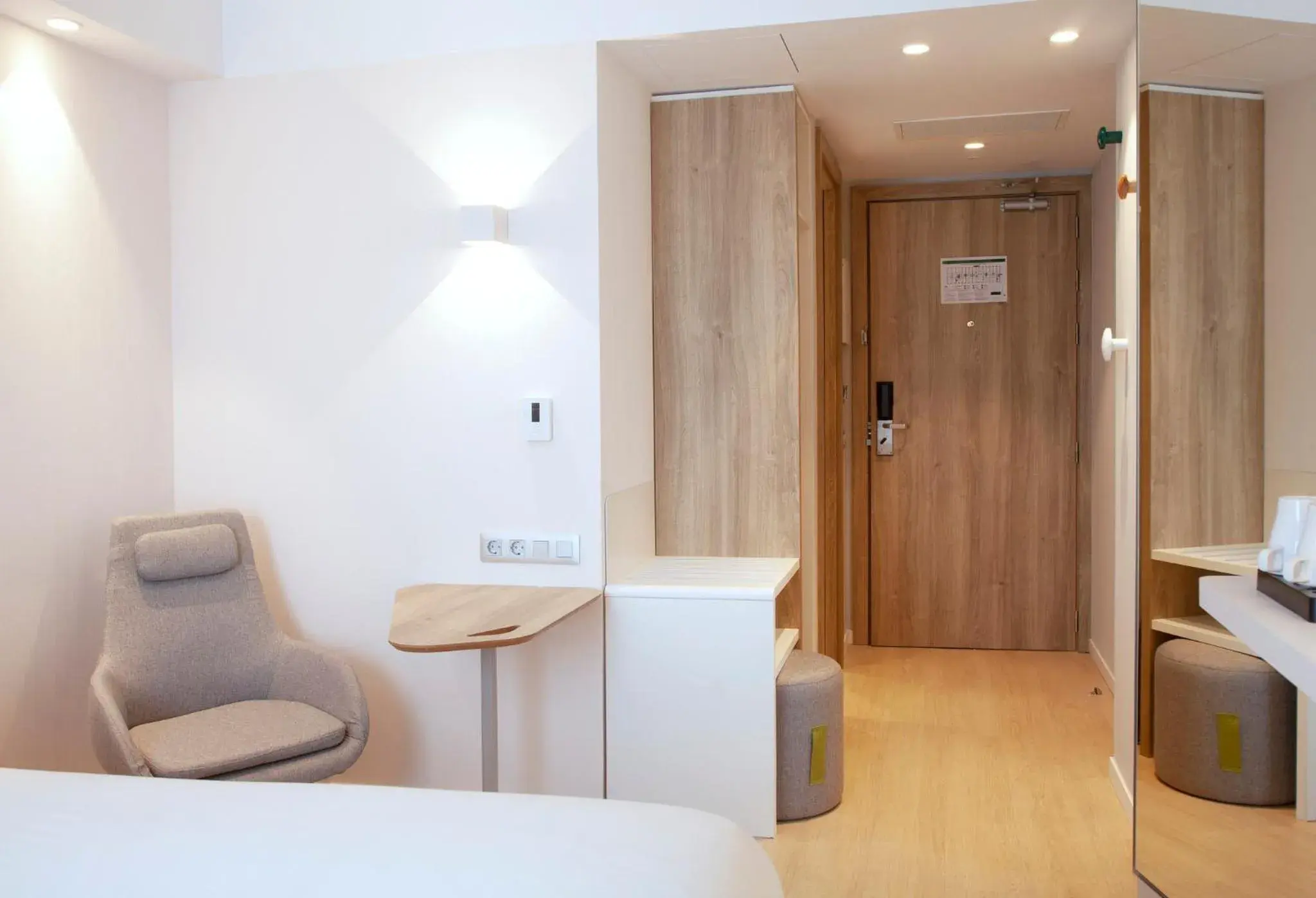 Standard Room with Free Breakfast in Holiday Inn Express & Suites Barcelona - Sabadell by IHG Standard Room with Free Breakfast in Holiday Inn Express & Suites Barcelona - Sabadell by IHG