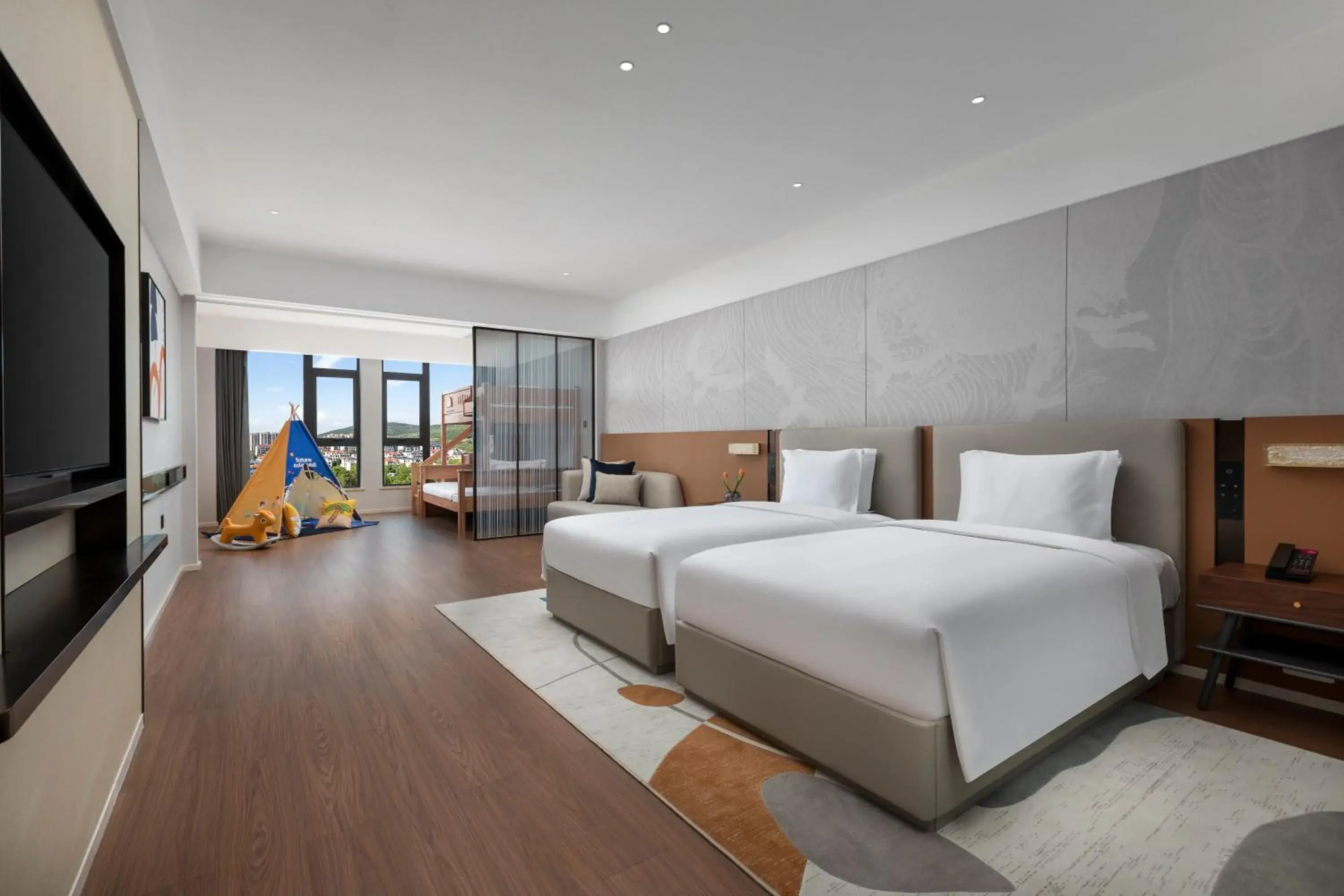 Two-Bedroom Twin Suite with One Bunk Bed in Crowne Plaza Xiangyang Fuchun Lakeside Two-Bedroom Twin Suite with One Bunk Bed in Crowne Plaza Xiangyang Fuchun Lakeside