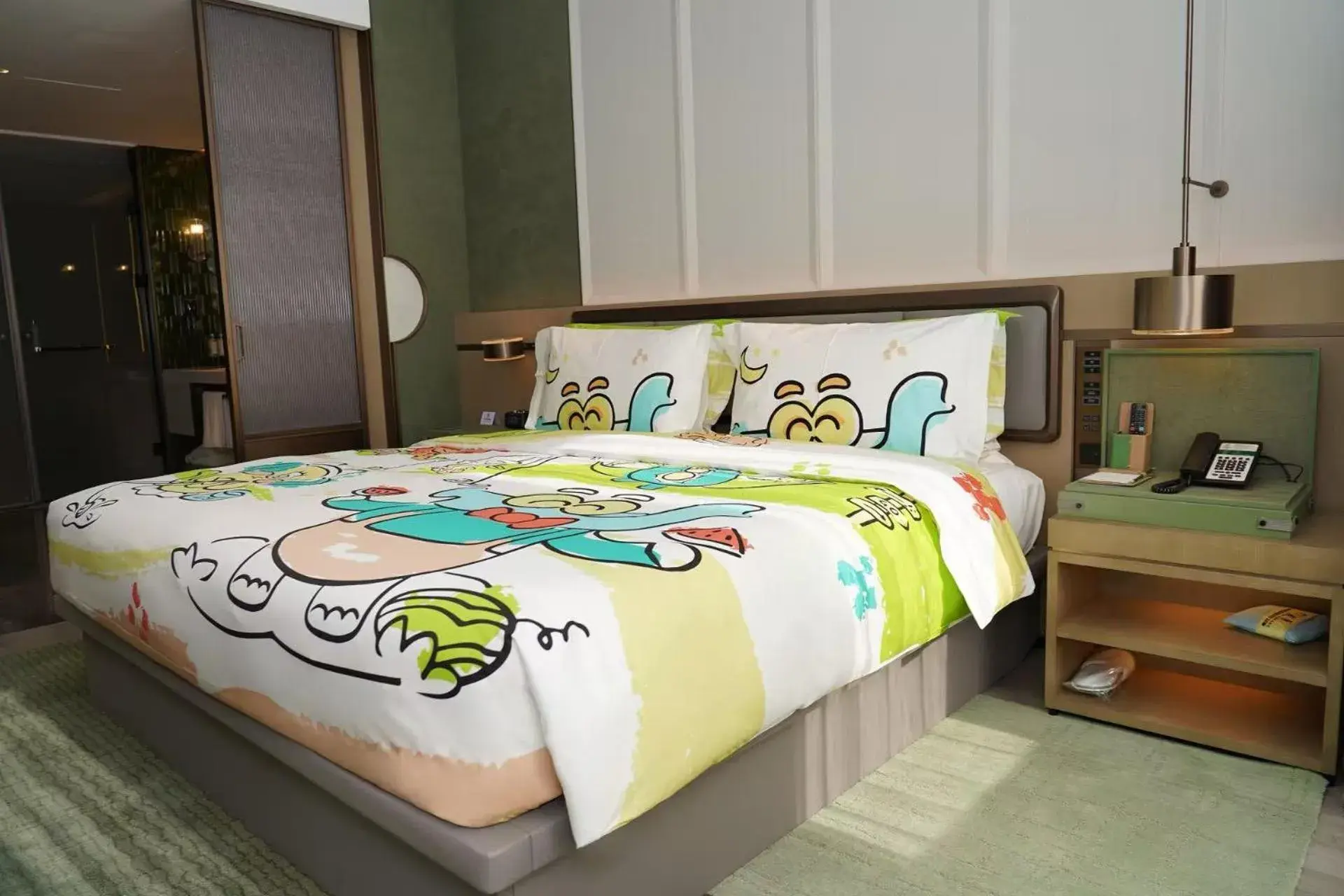 Family Room - Non-Smoking in Holiday Inn Wenzhou Airport by IHG Family Room - Non-Smoking in Holiday Inn Wenzhou Airport by IHG