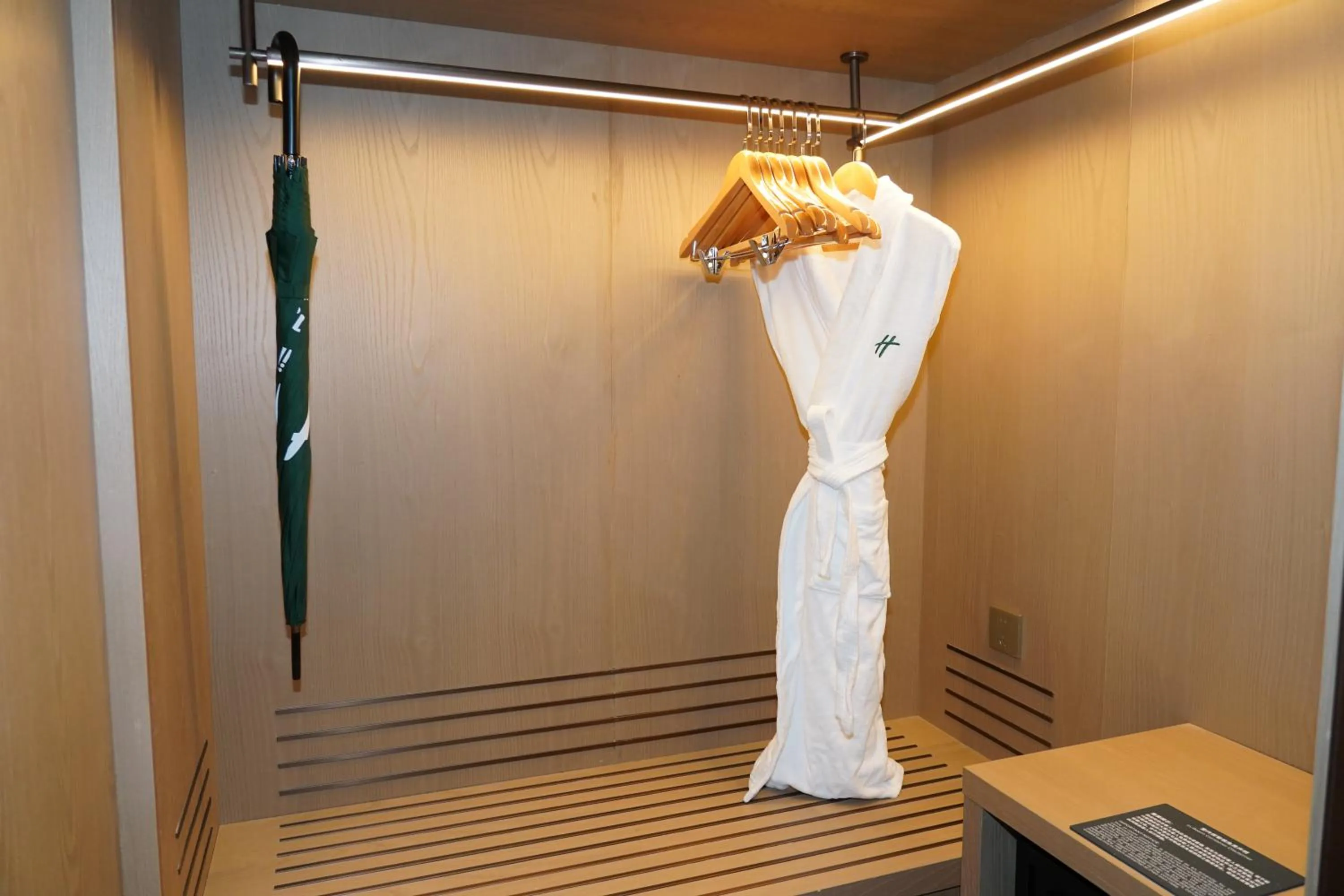 Bedroom in Holiday Inn Wenzhou Airport by IHG