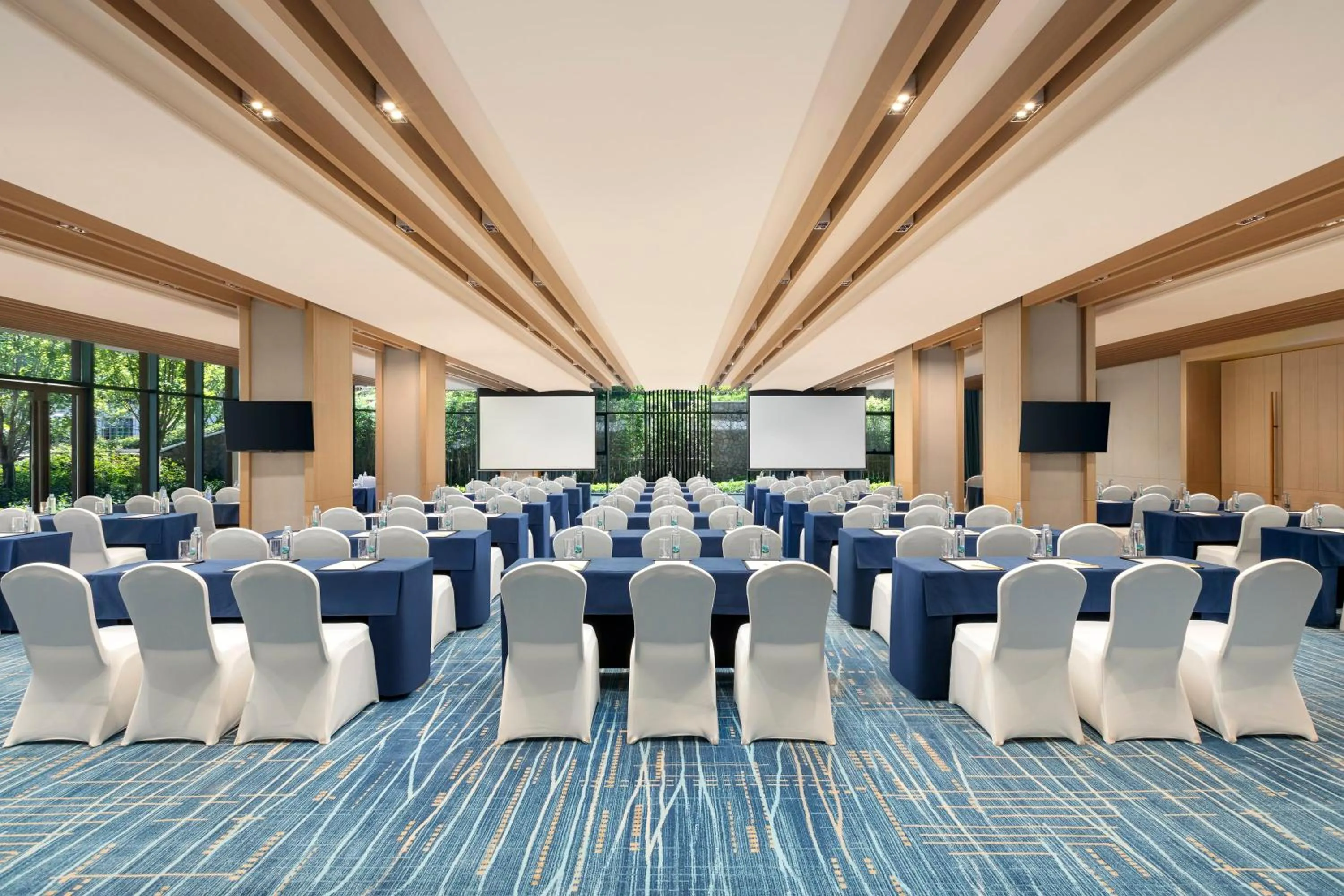 Banquet/Function facilities in voco Wugong Mountain Jiangxi by IHG