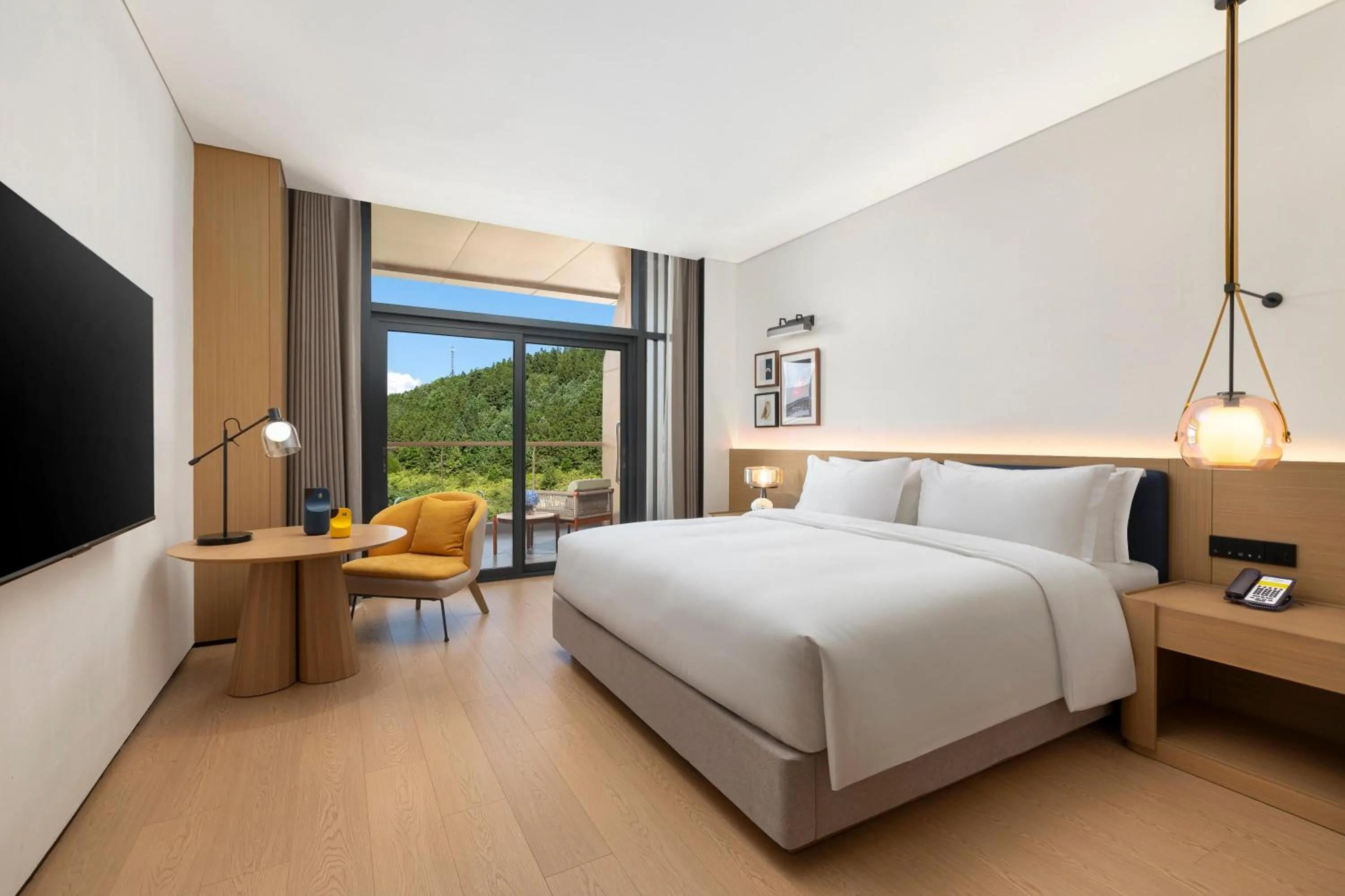 Photo of the whole room, Bed in voco Wugong Mountain Jiangxi by IHG