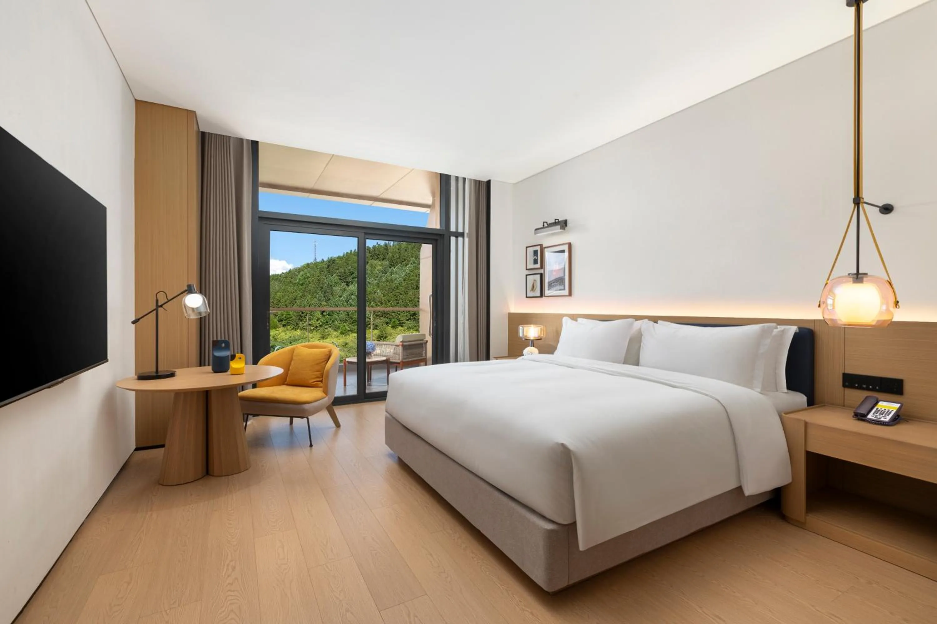 Bed in voco Wugong Mountain Jiangxi by IHG