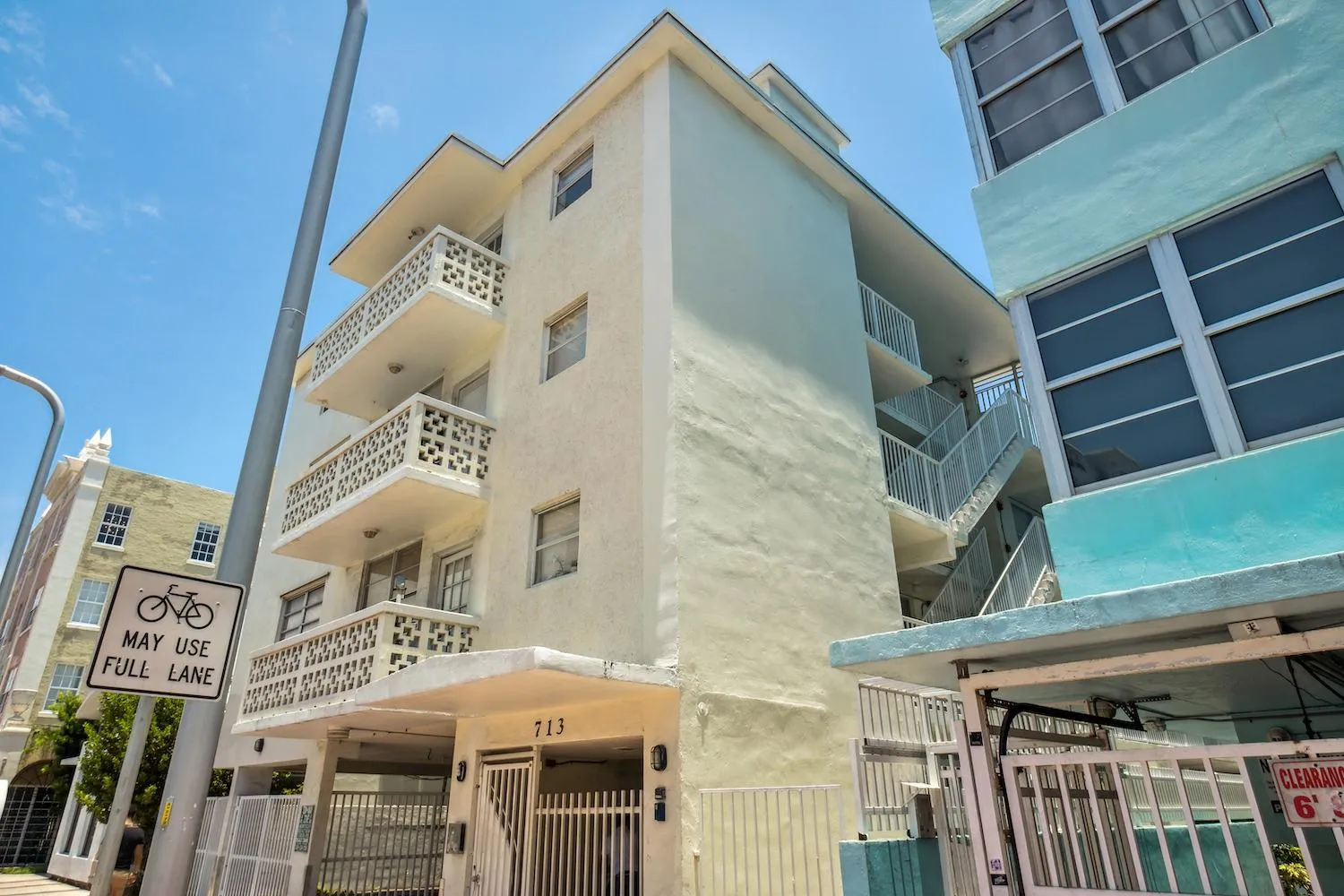 Property building in 713 Miami Beach Apartments