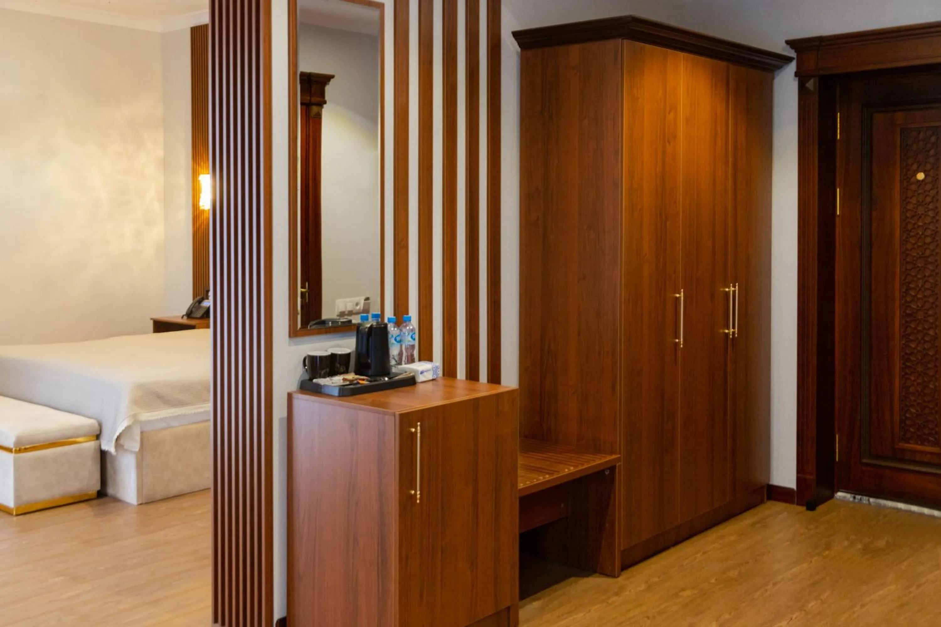 Photo of the whole room in Karvon Plaza Hotel