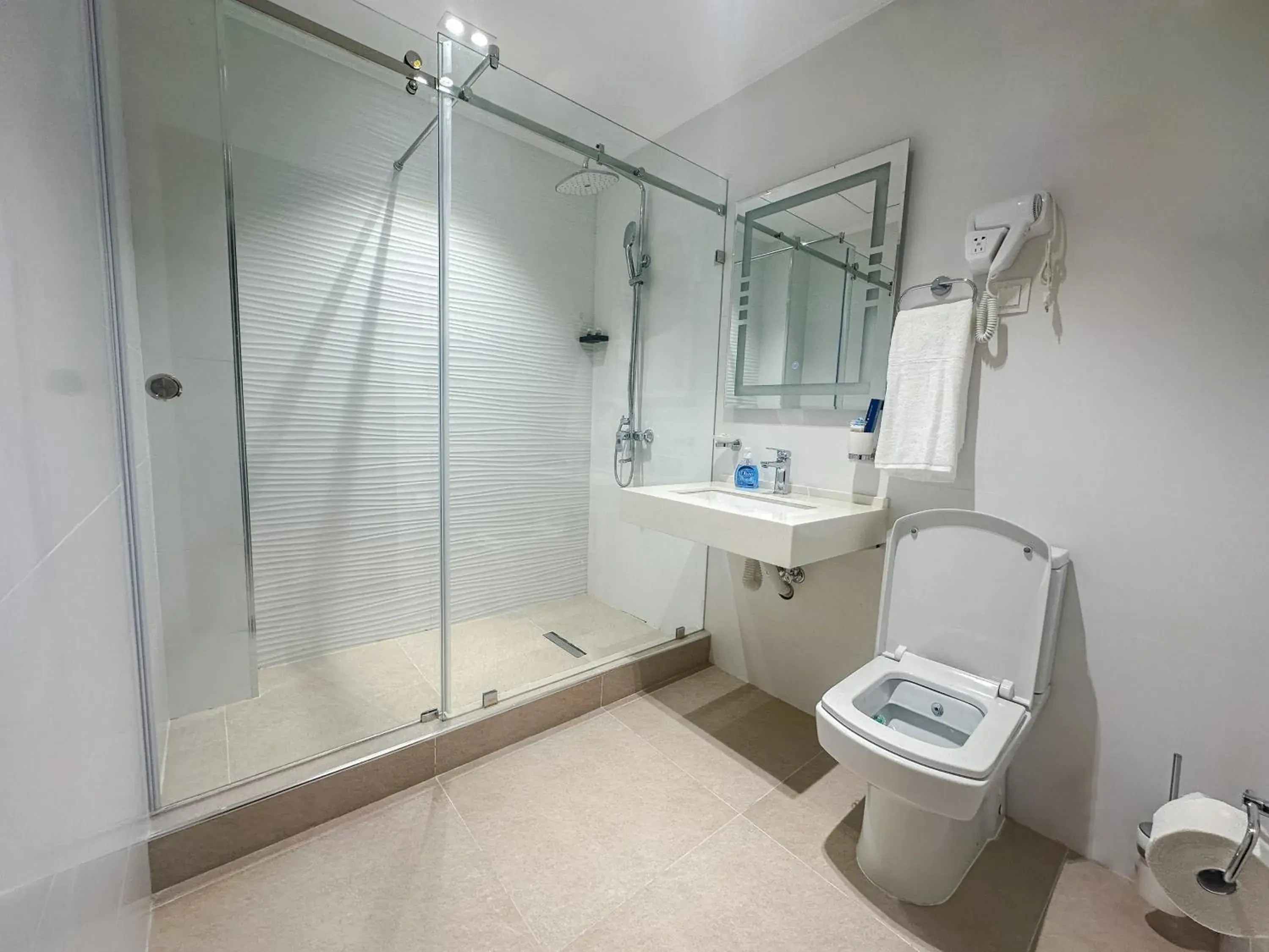 Standard Double Room in Karvon Plaza Hotel Standard Double Room in Karvon Plaza Hotel