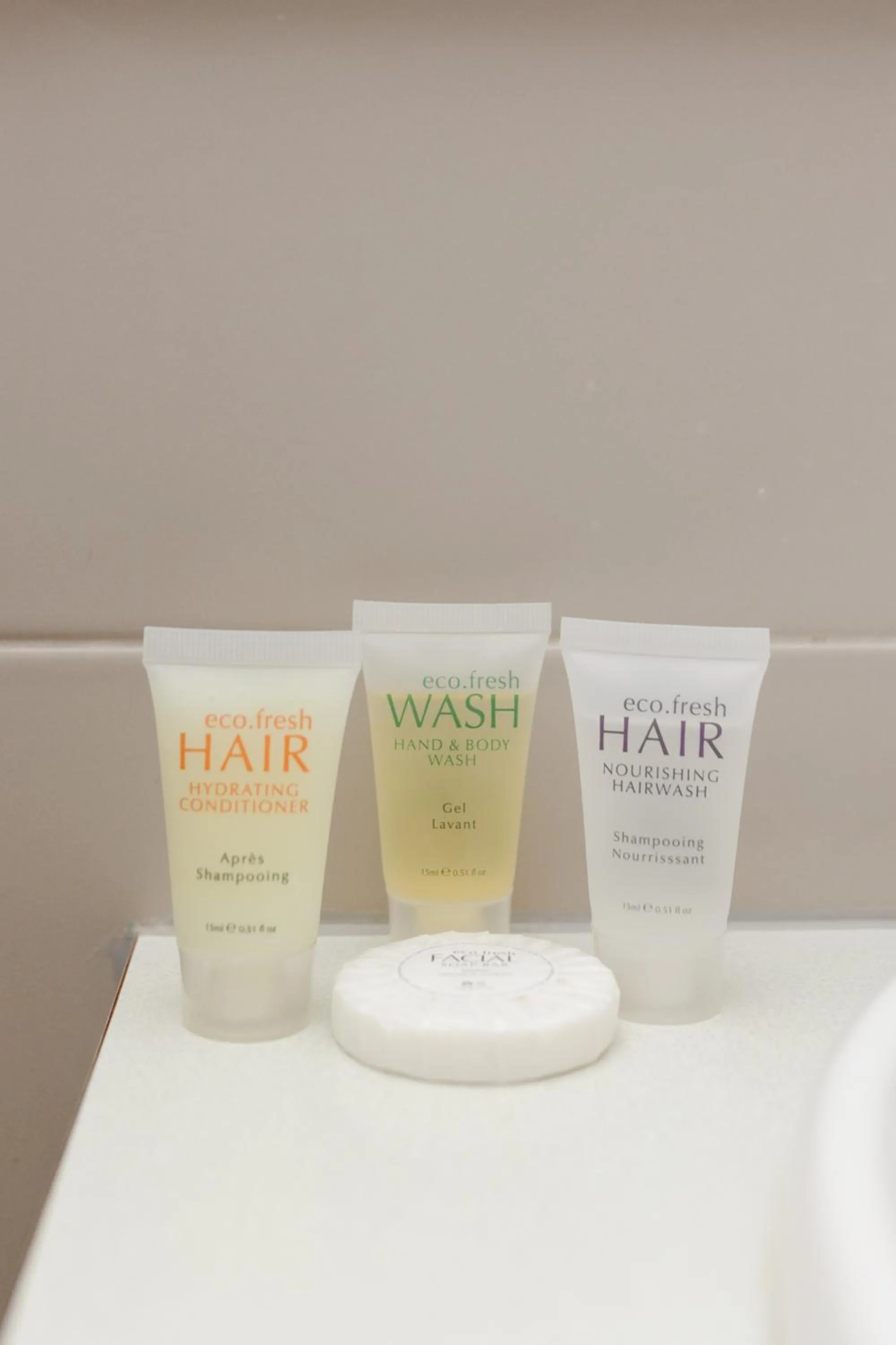 Bathroom in Starline Motor Inn