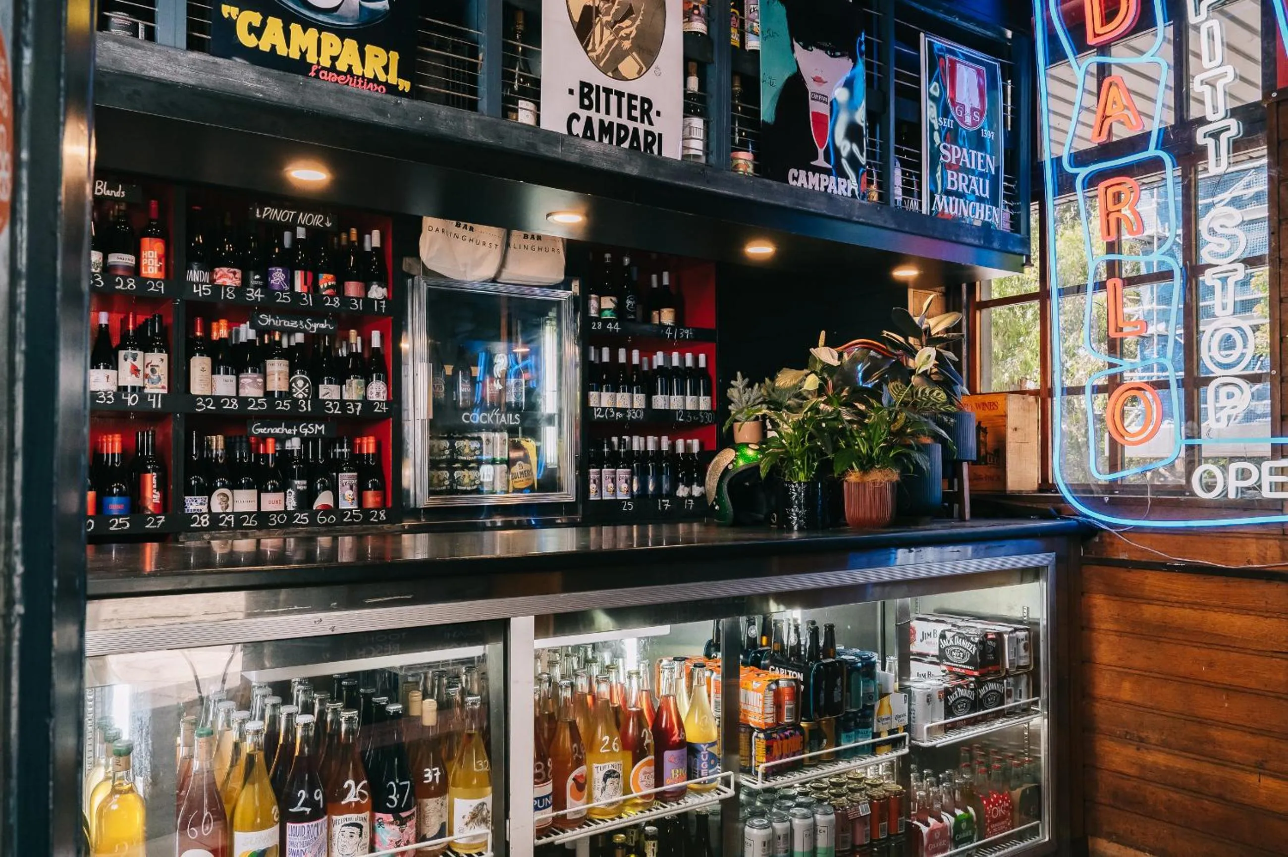 On-site shops in Darlo Bar Darlinghurst