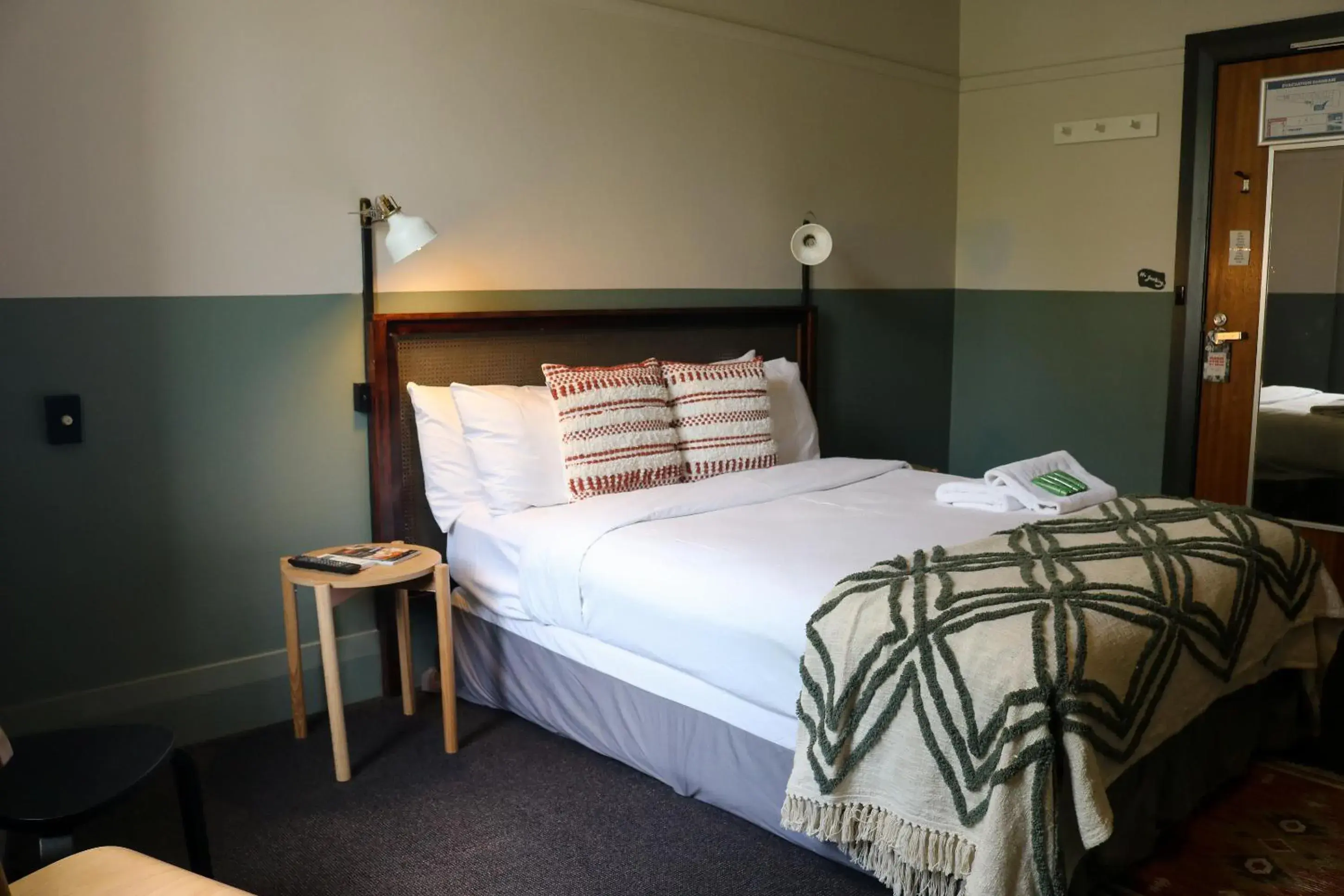 Photo of the whole room, Bed in Darlo Bar Darlinghurst Photo of the whole room, Bed in Darlo Bar Darlinghurst