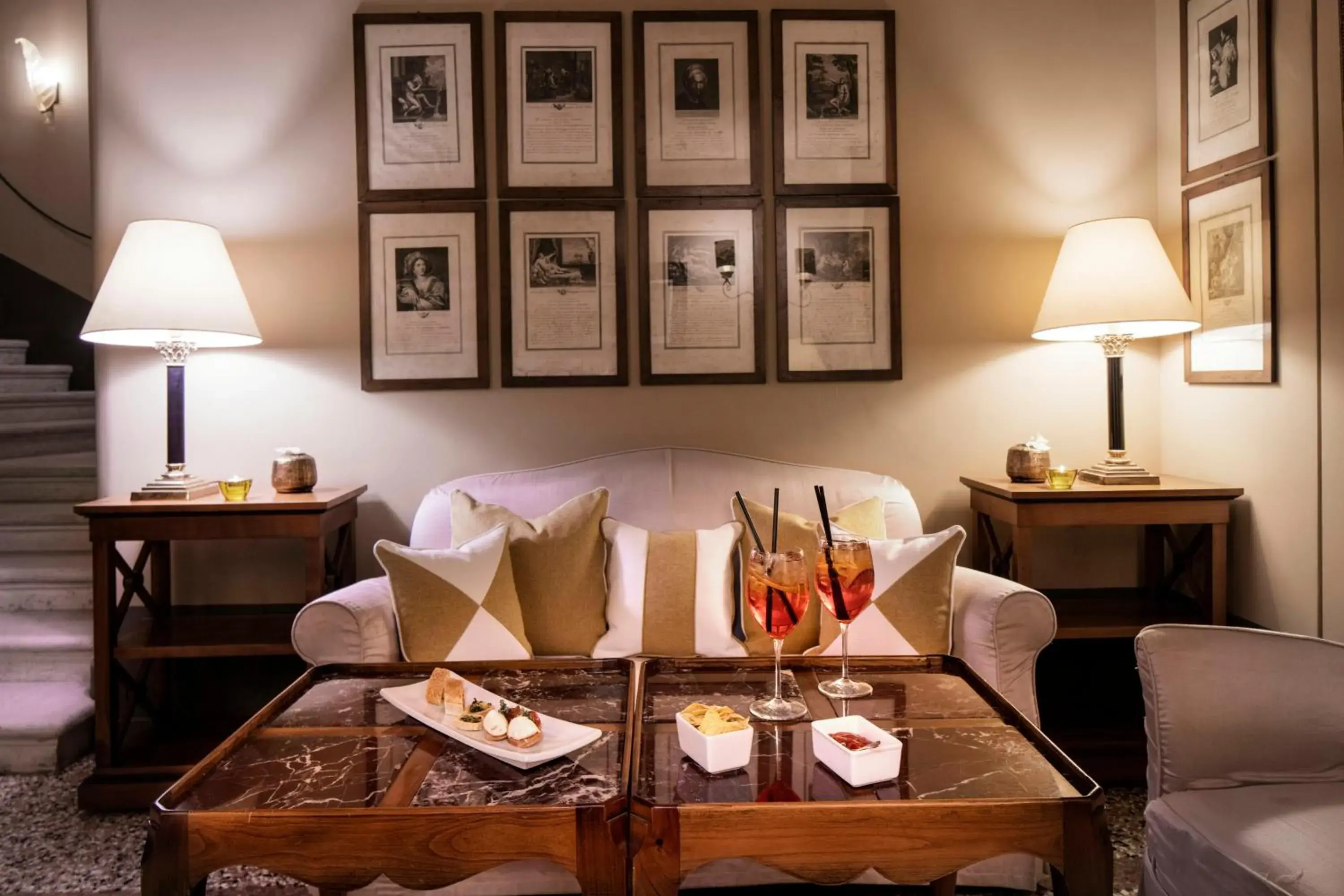 Lounge or bar in Villa Michelangelo Vicenza – Starhotels Collezione Lounge or bar in Villa Michelangelo Vicenza – Starhotels Collezione