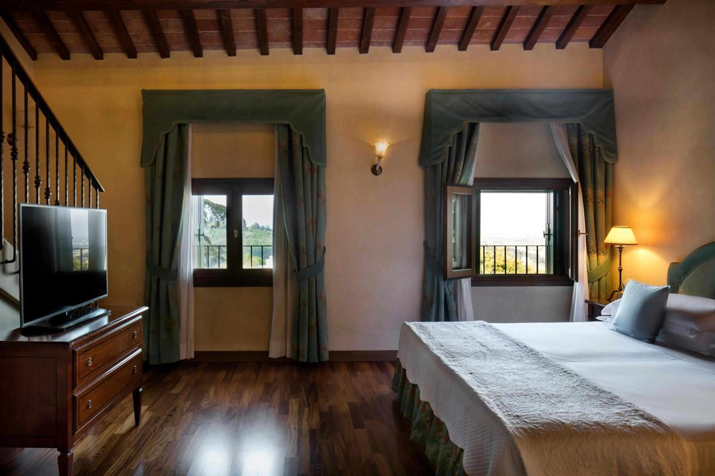 Photo of the whole room, Bed in Villa Michelangelo Vicenza – Starhotels Collezione
