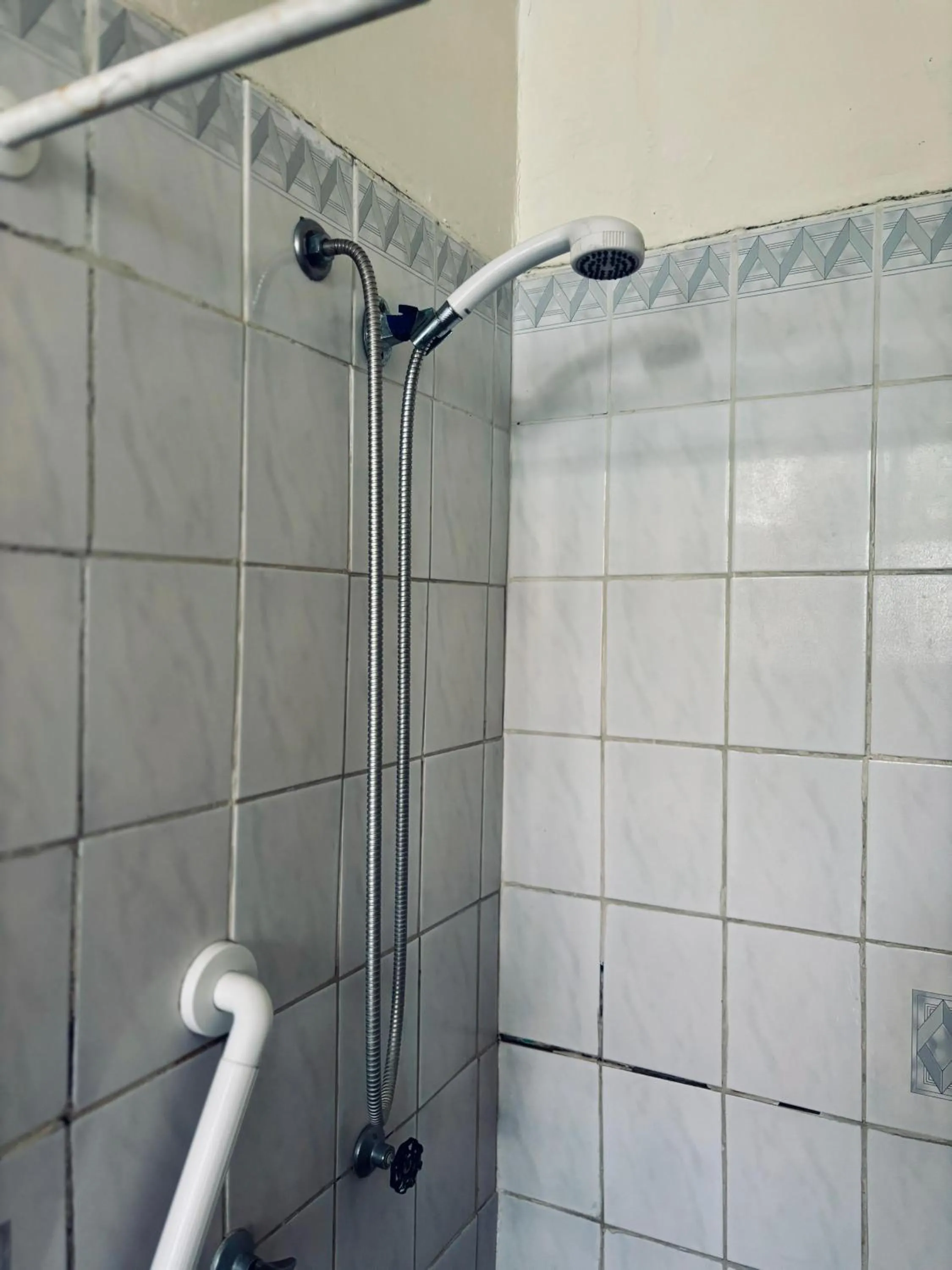 Shower in Hotel San Agustin