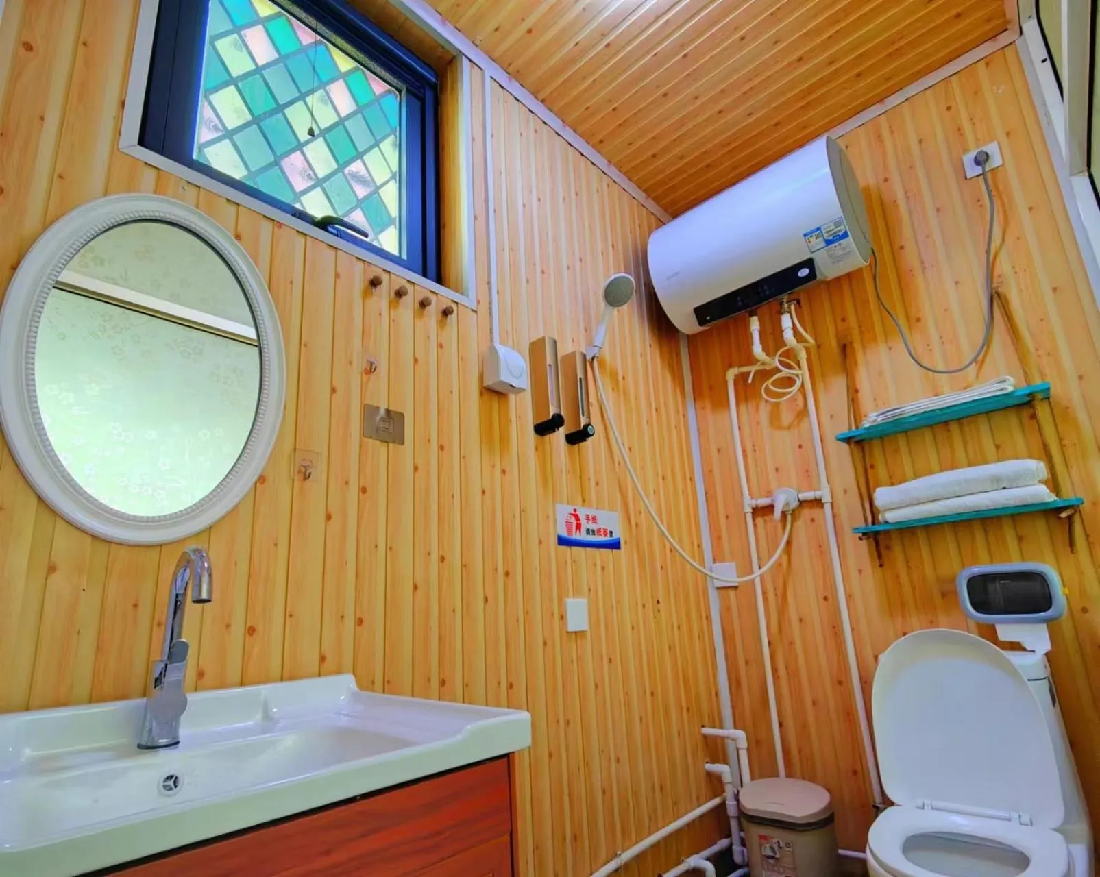 Beijing Badaling Great Wall Caos Courtyard Hostel 1VIP service 2Ancient style Chinese yard 3 only 15 minutes walk to the Badaling Great Wall 4 be your free advisor 5 offer private guided tour 6 experience local food and culutre