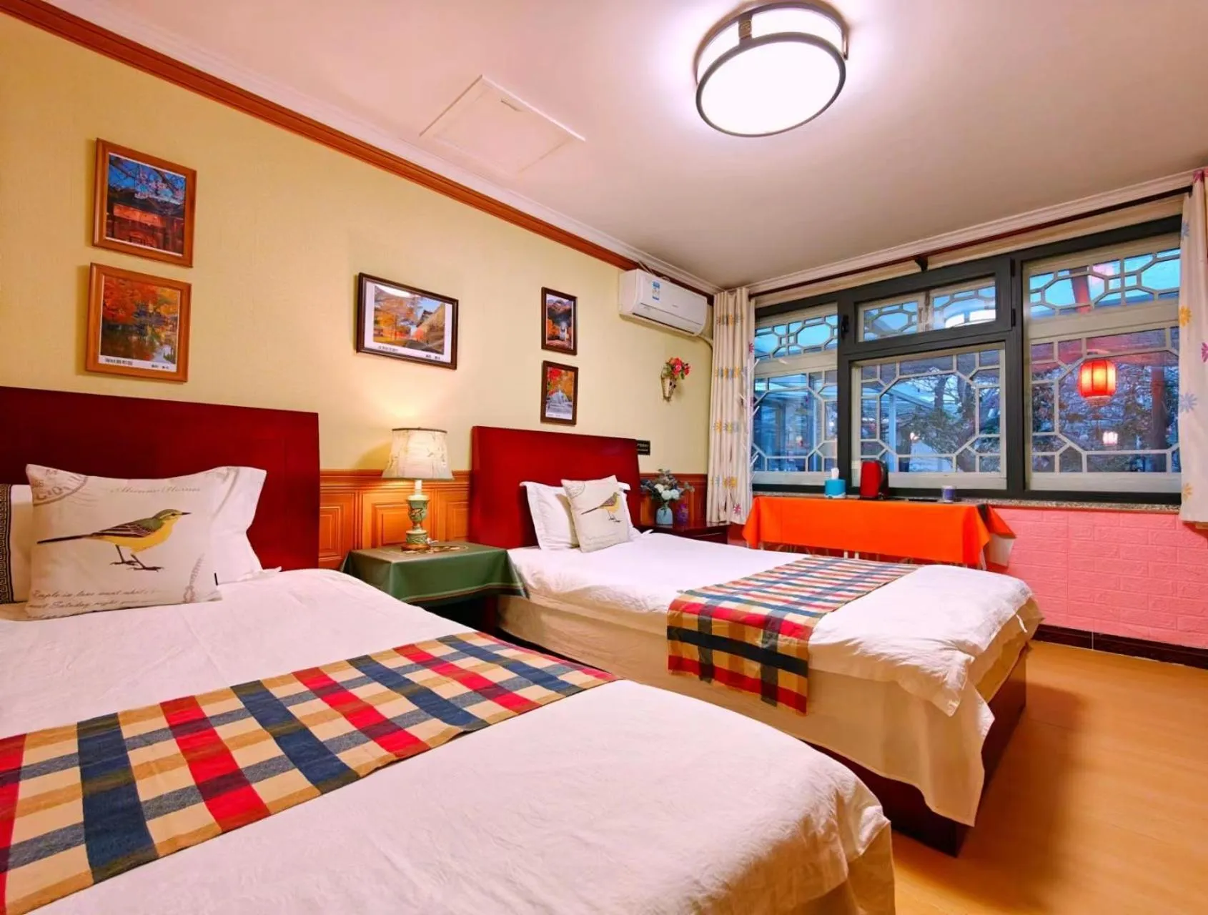 Bed in Beijing Badaling Great Wall Caos Courtyard Hostel 1VIP service 2Ancient style Chinese yard 3 only 15 minutes walk to the Badaling Great Wall 4 be your free advisor 5 offer private guided tour 6 experience local food and culutre