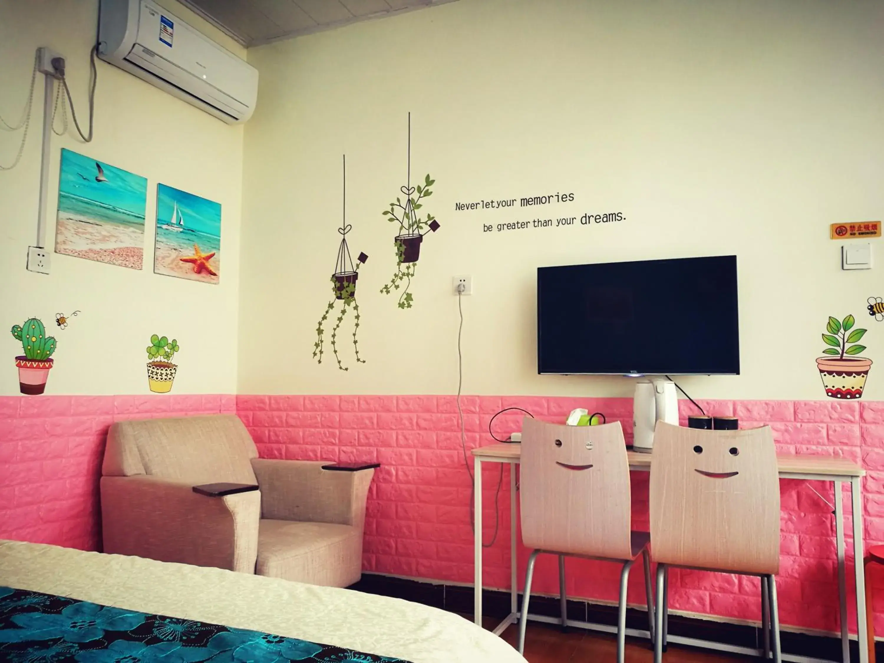 bunk bed, Bed in Beijing Badaling Great Wall Caos Courtyard Hostel 1VIP service 2Ancient style Chinese yard 3 only 15 minutes walk to the Badaling Great Wall 4 be your free advisor 5 offer private guided tour 6 experience local food and culutre bunk bed, Bed in Beijing Badaling Great Wall Caos Courtyard Hostel 1VIP service 2Ancient style Chinese yard 3 only 15 minutes walk to the Badaling Great Wall 4 be your free advisor 5 offer private guided tour 6 experience local food and culutre