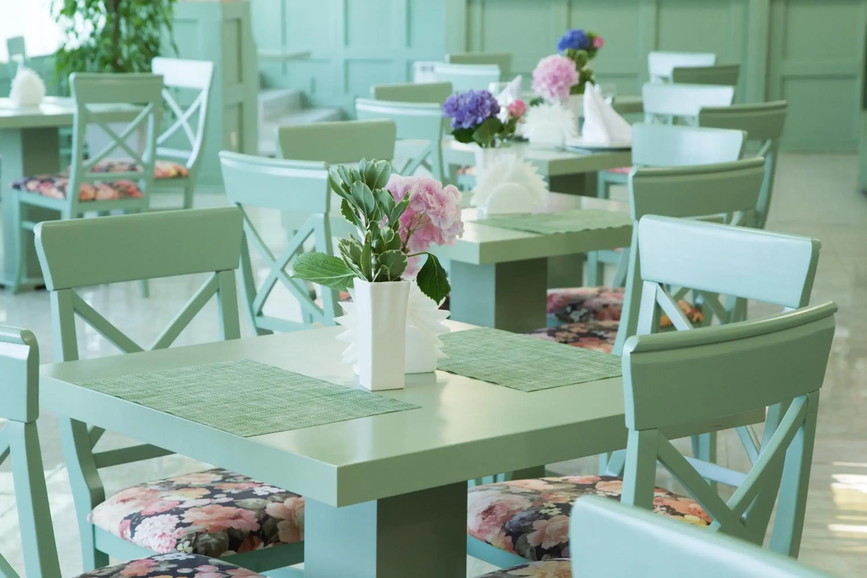 Restaurant/places to eat in Business Hotel Almaty Restaurant/places to eat in Business Hotel Almaty