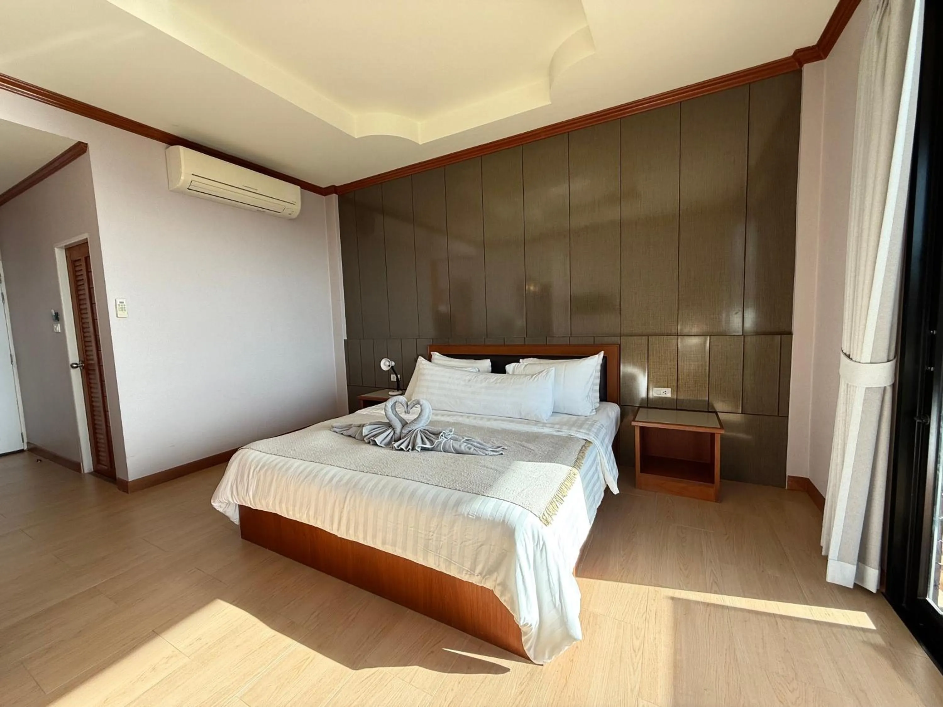 Bed in Kai Bae Beach Resort Koh Chang