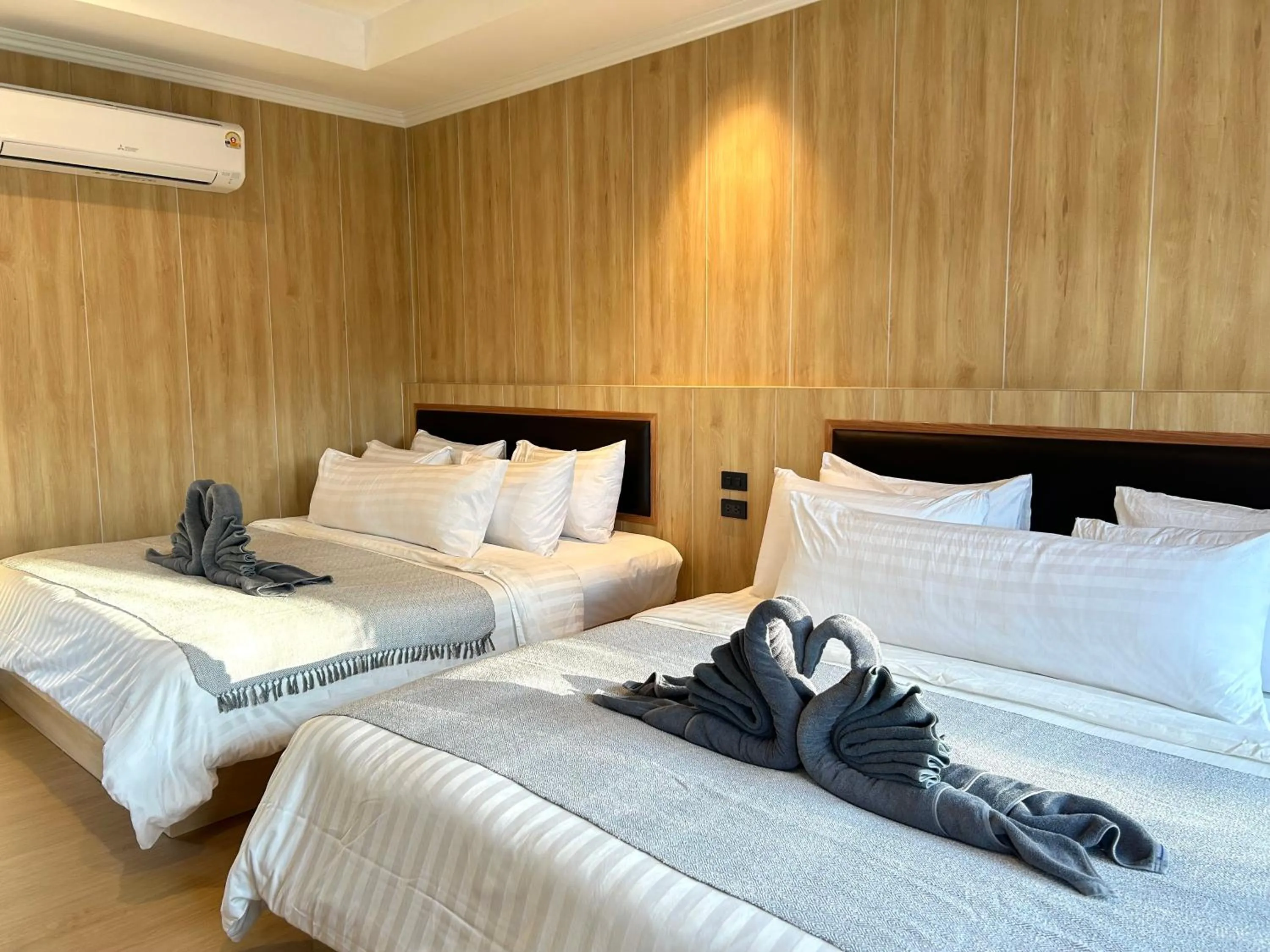 Bed in Kai Bae Beach Resort Koh Chang