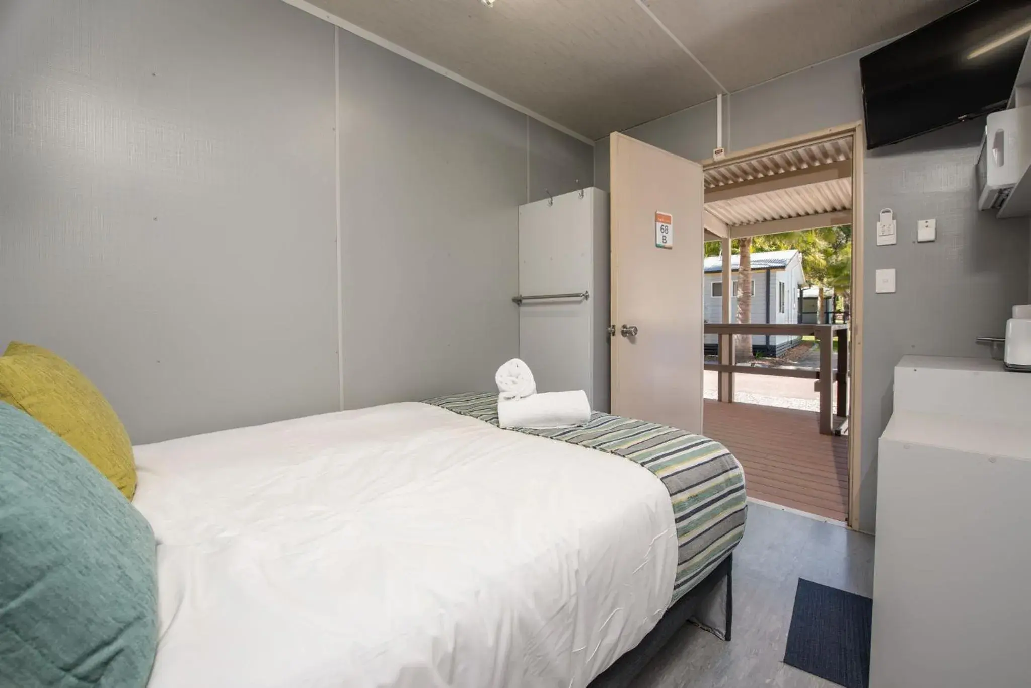 Budget Room (Not pet friendly) in Ingenia Holidays Lake Macquarie Budget Room (Not pet friendly) in Ingenia Holidays Lake Macquarie