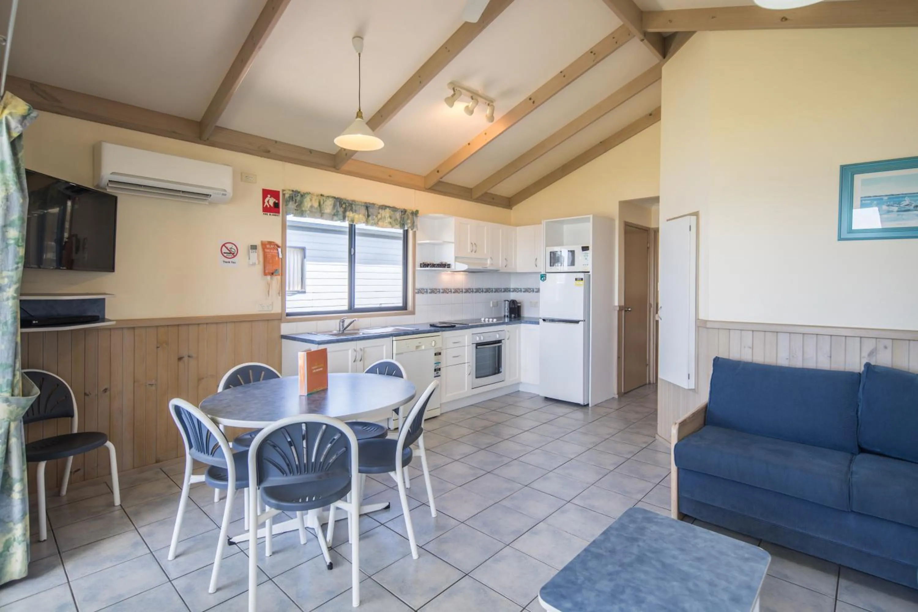 Kitchen or kitchenette in Ingenia Holidays Lake Macquarie