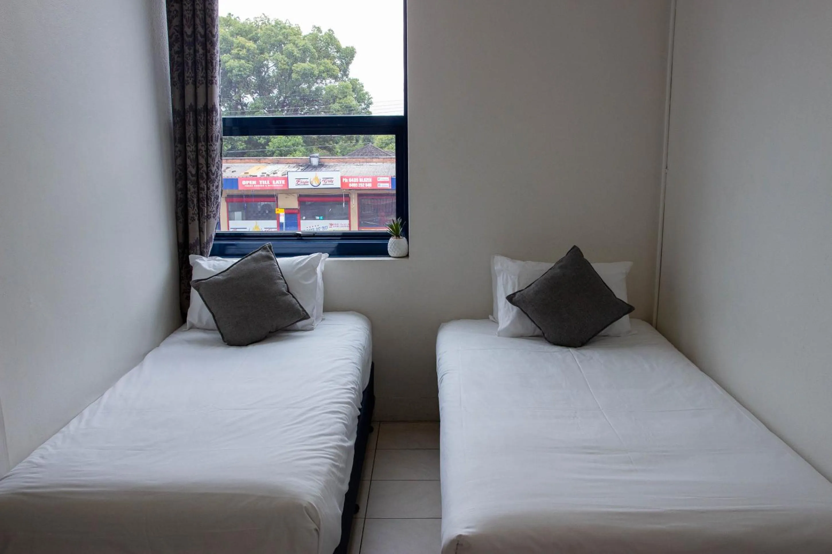 Bedroom, Bed in Wiley Park Hotel