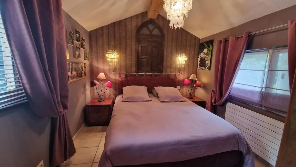 Bed in La Lézardière