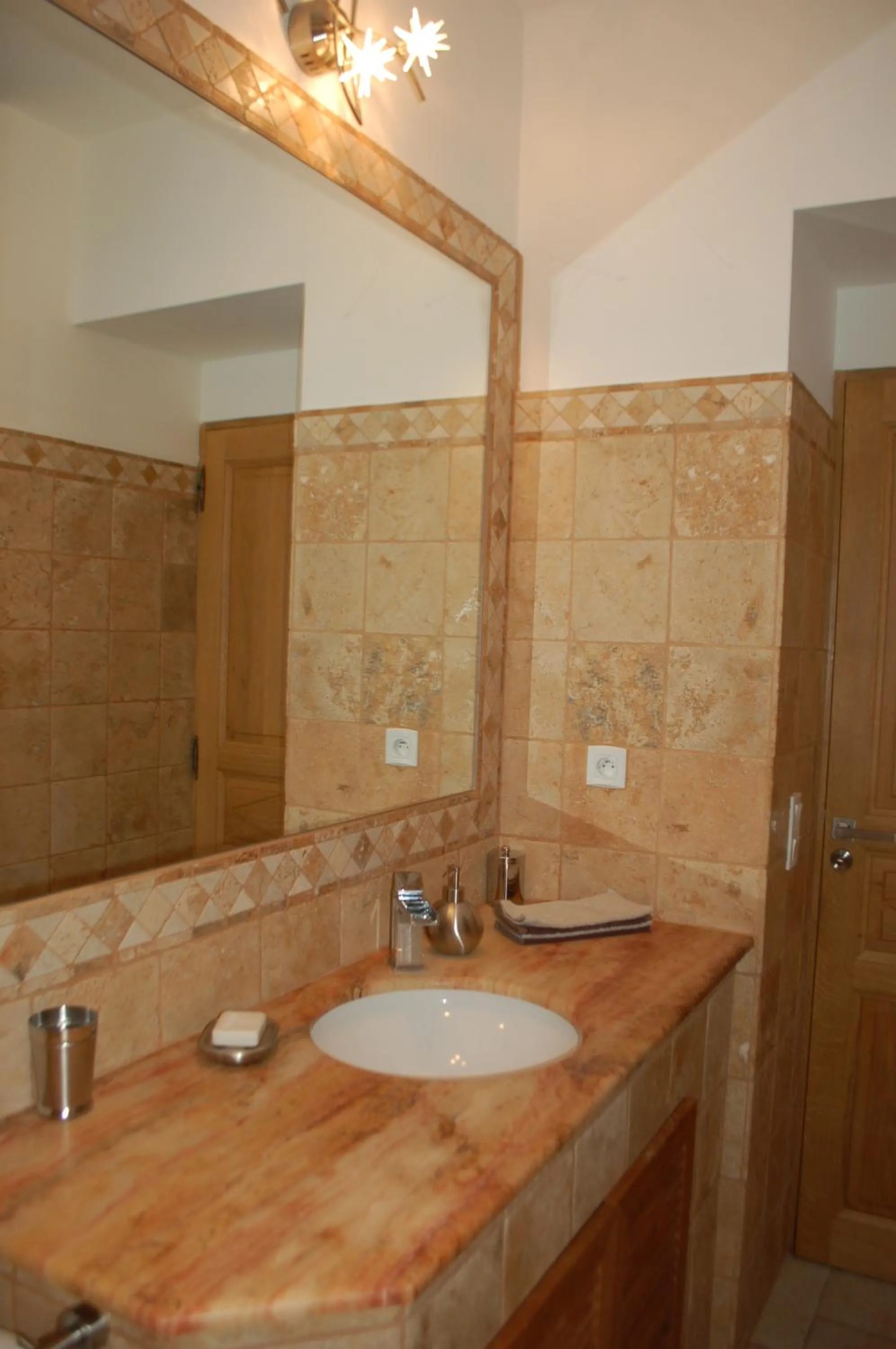 Shower in La Lézardière