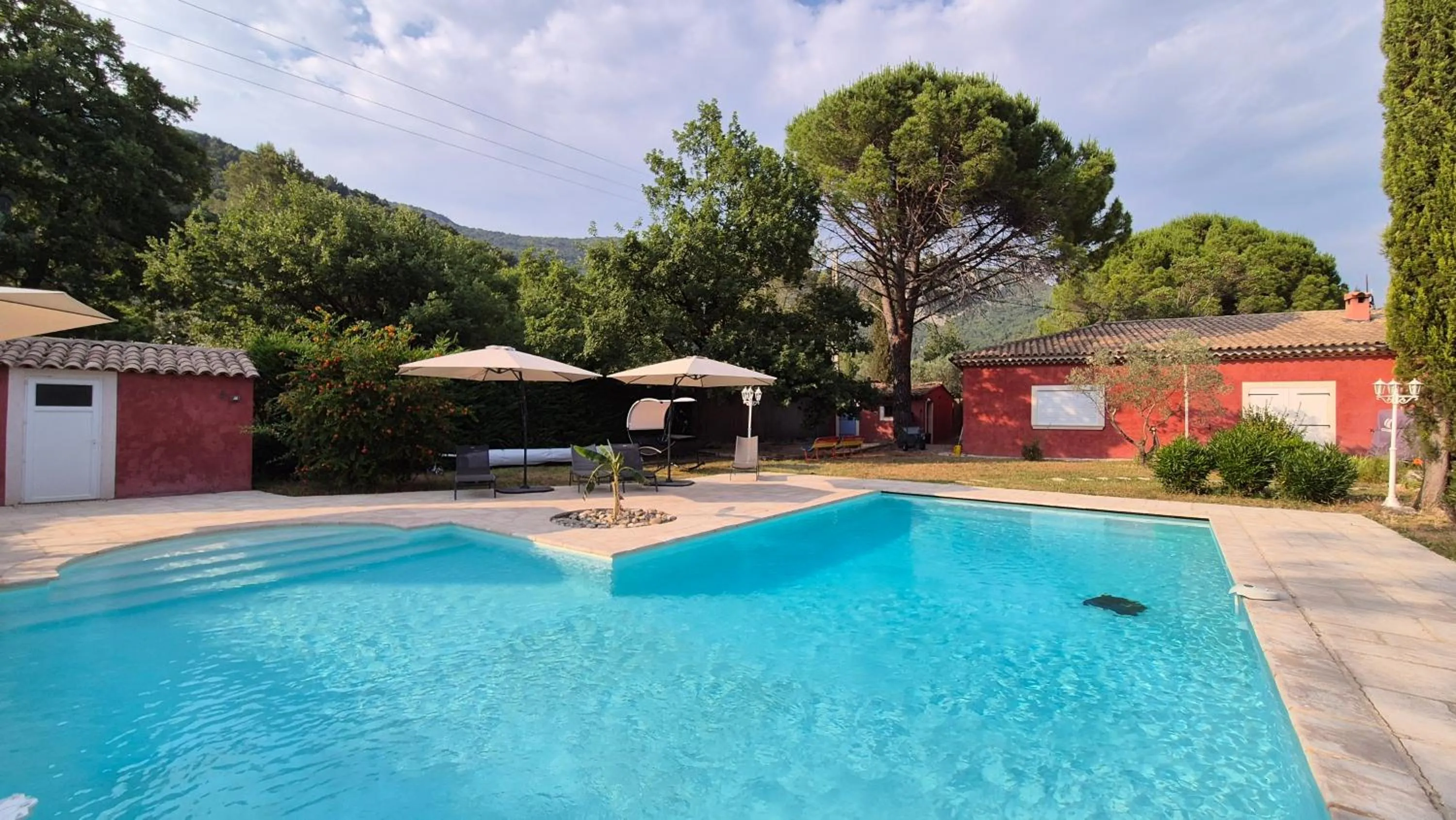 Swimming pool in La Lézardière