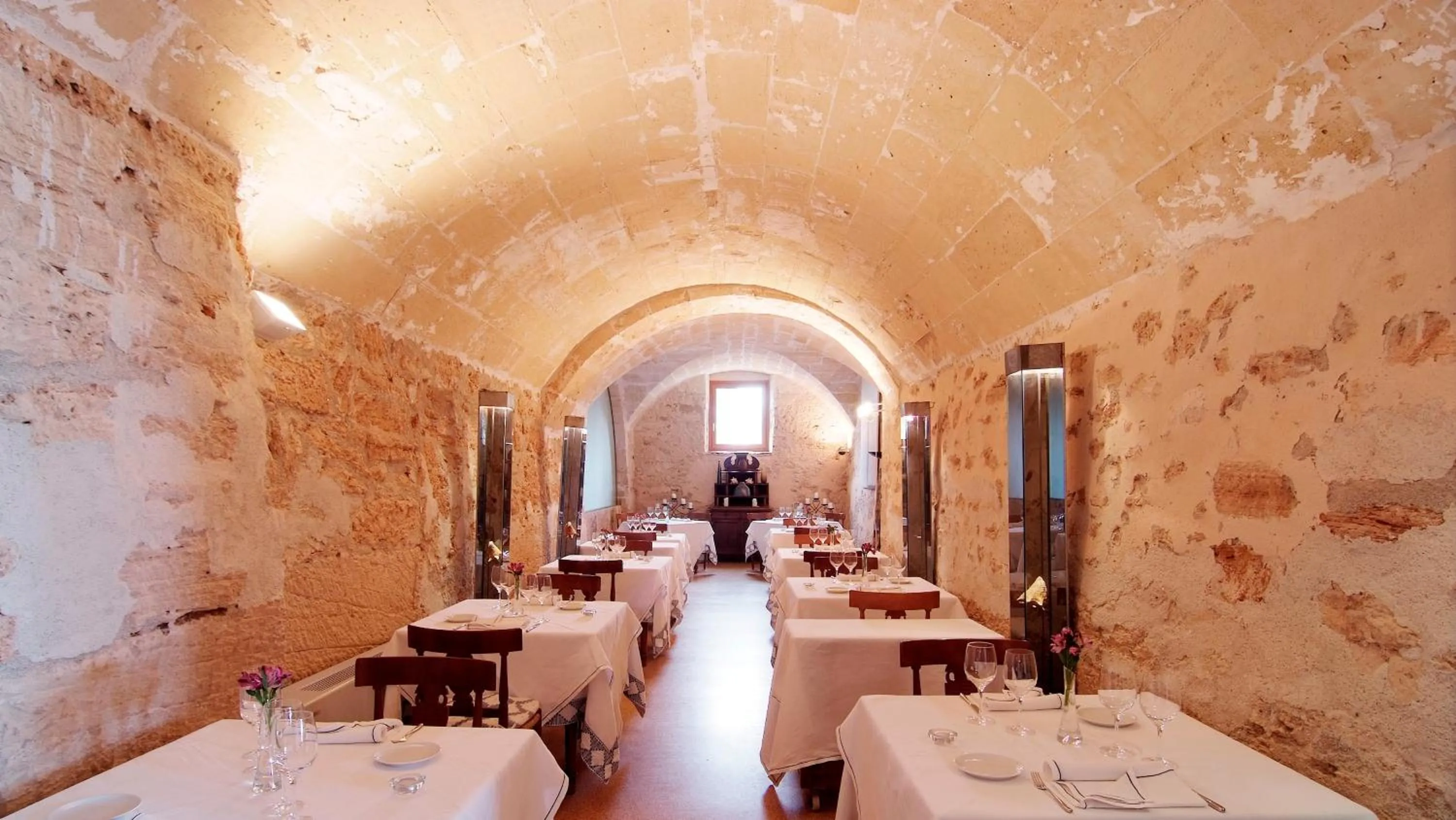 Restaurant/places to eat in Casal Santa Eulalia