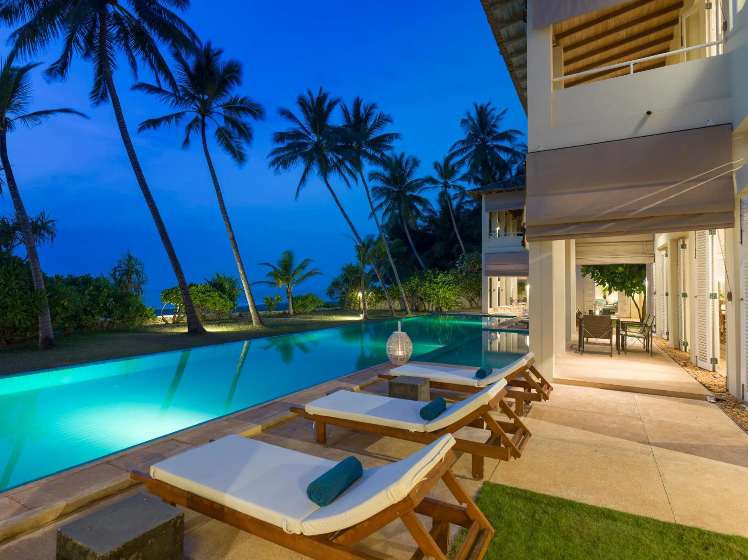 Swimming pool in Sri Villas