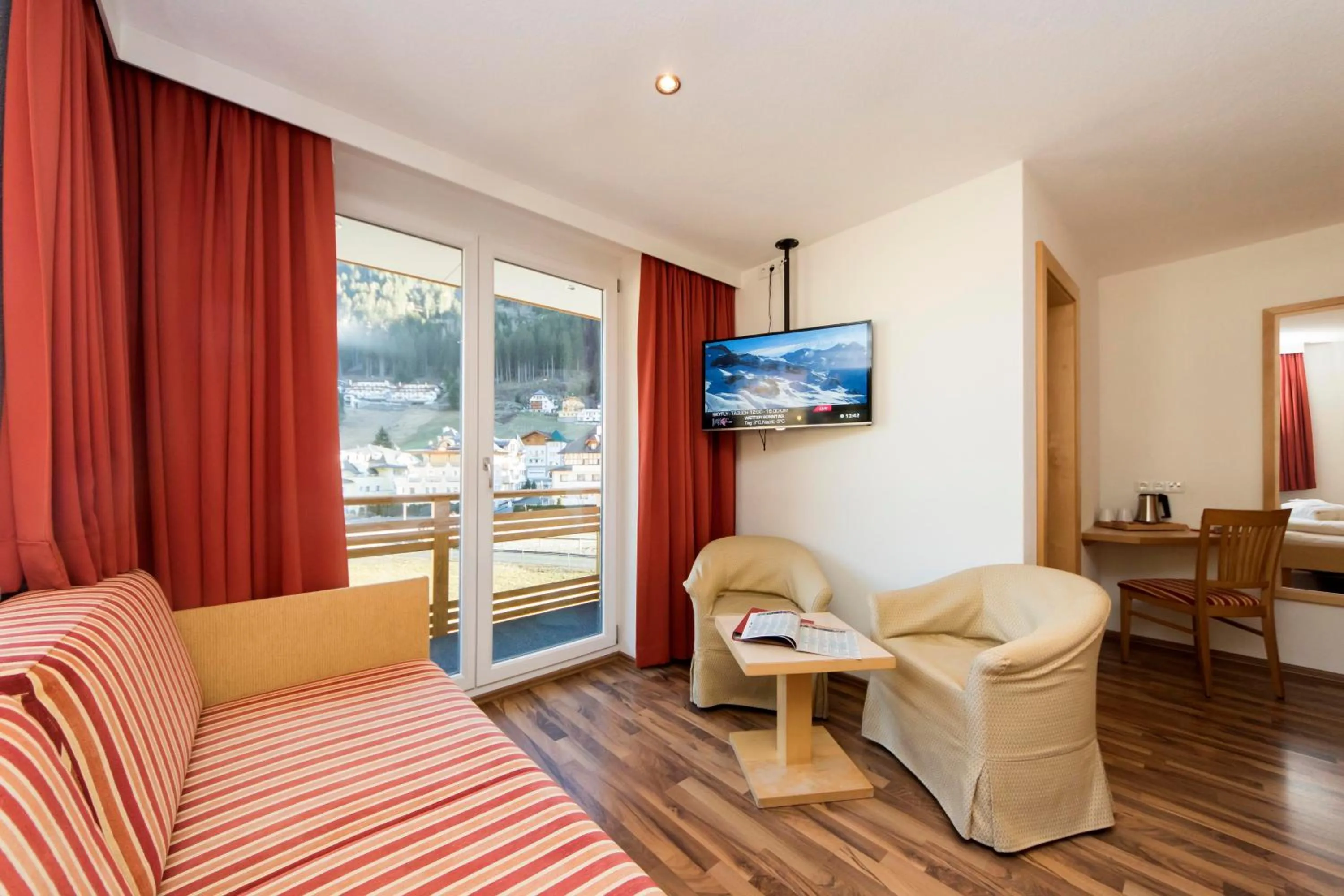 Photo of the whole room in Hotel Garni Passeier