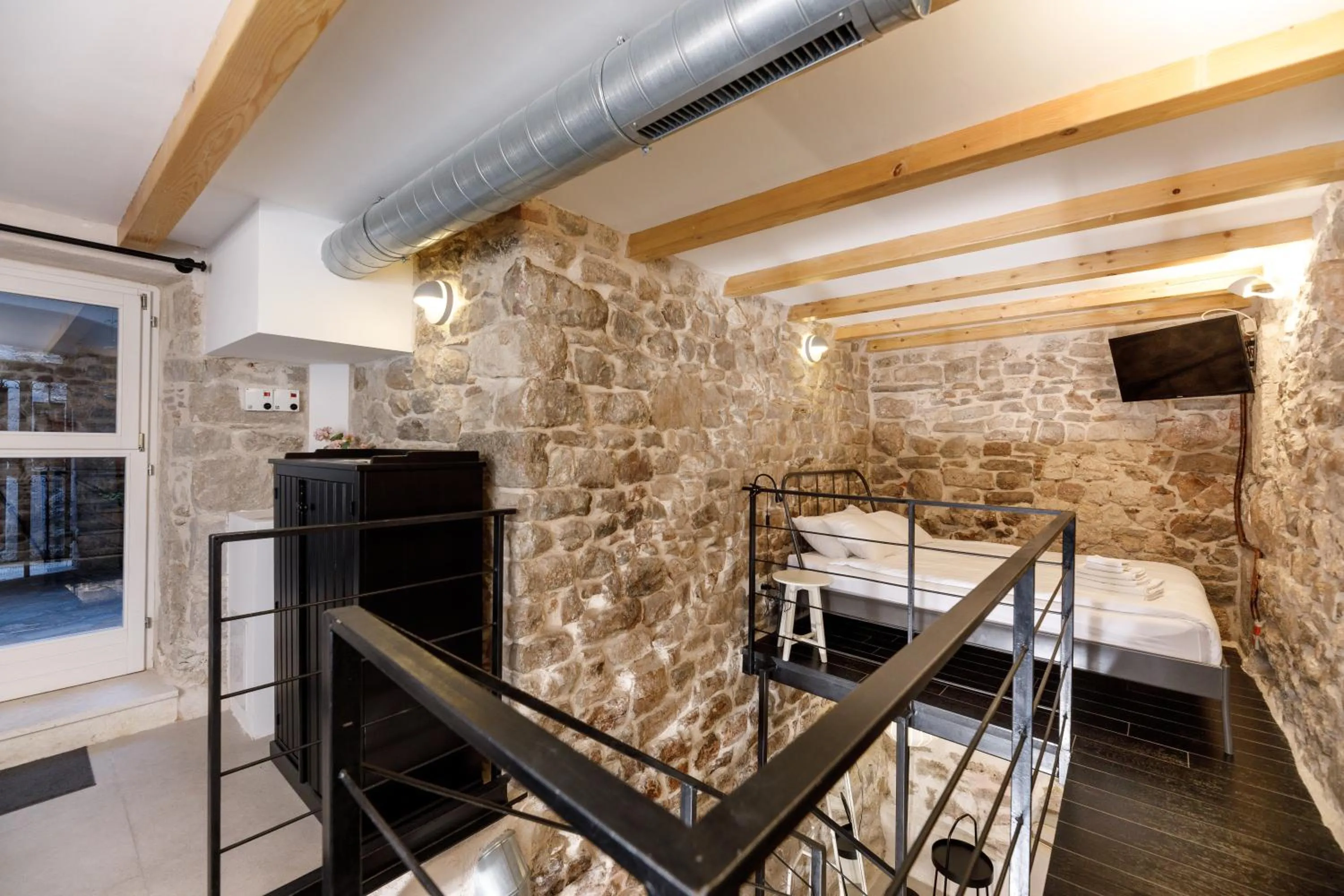 Property building in Pylon Rooms