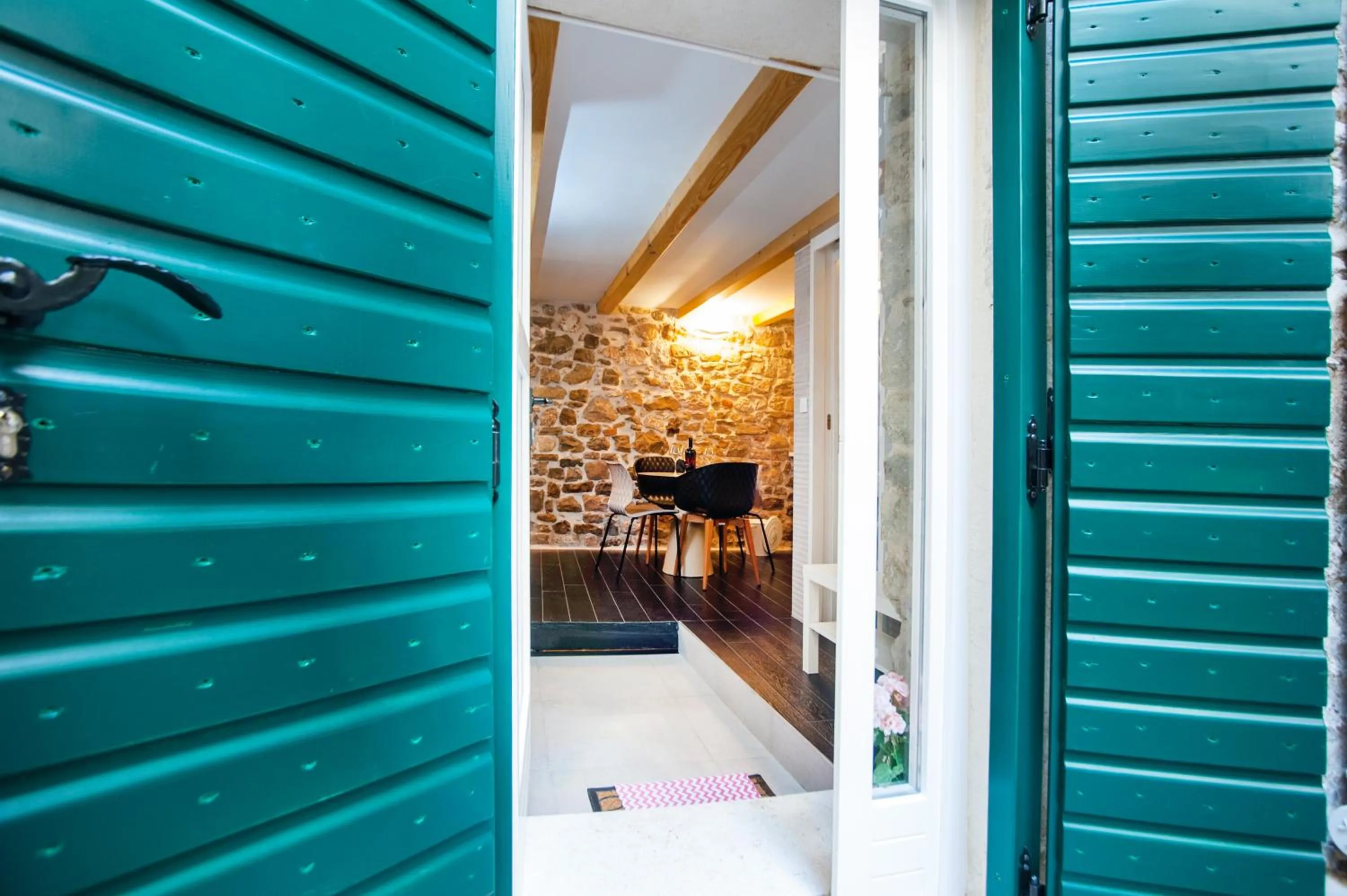 Facade/entrance in Pylon Rooms