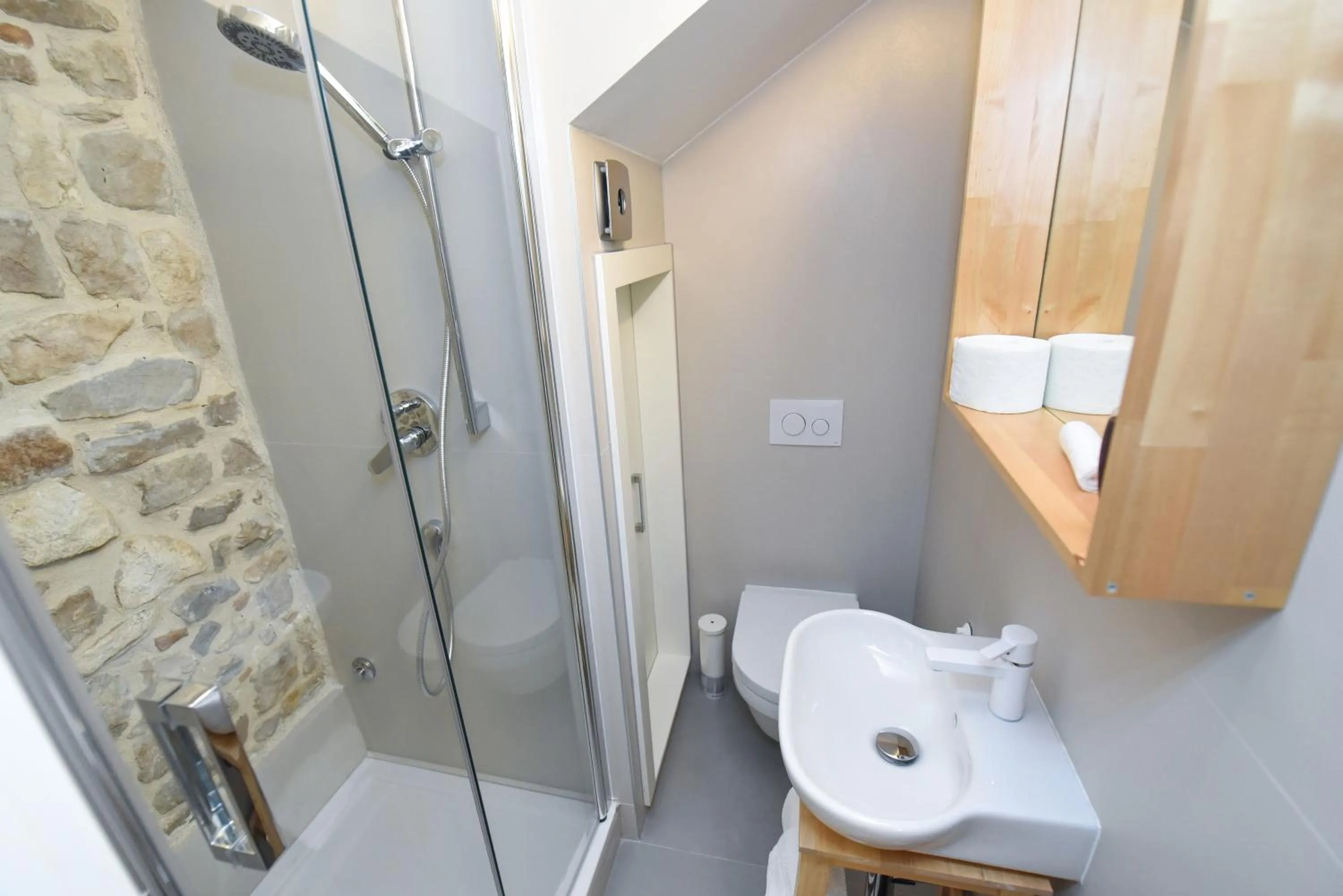 Bathroom in Pylon Rooms