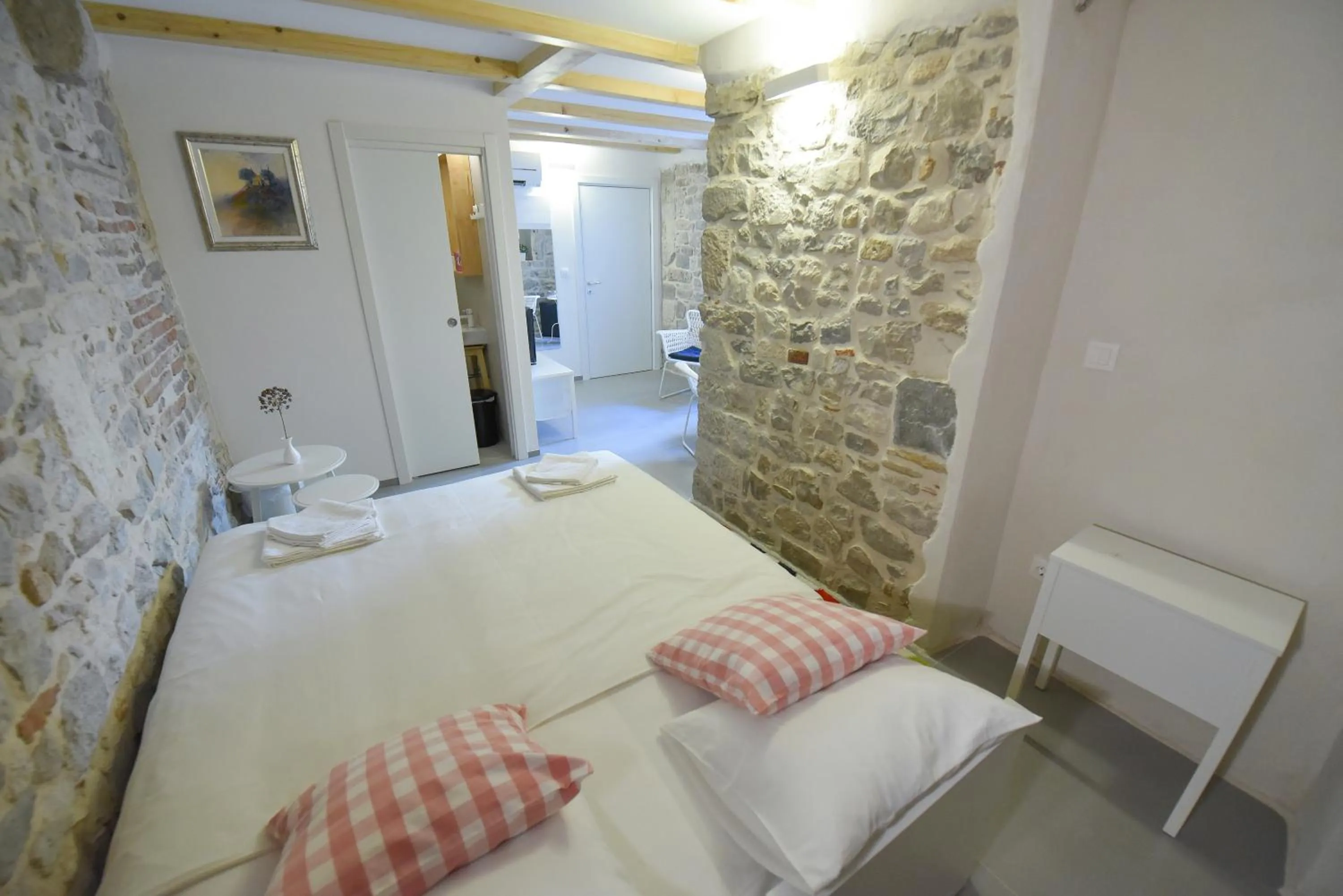 Bedroom, Bed in Pylon Rooms