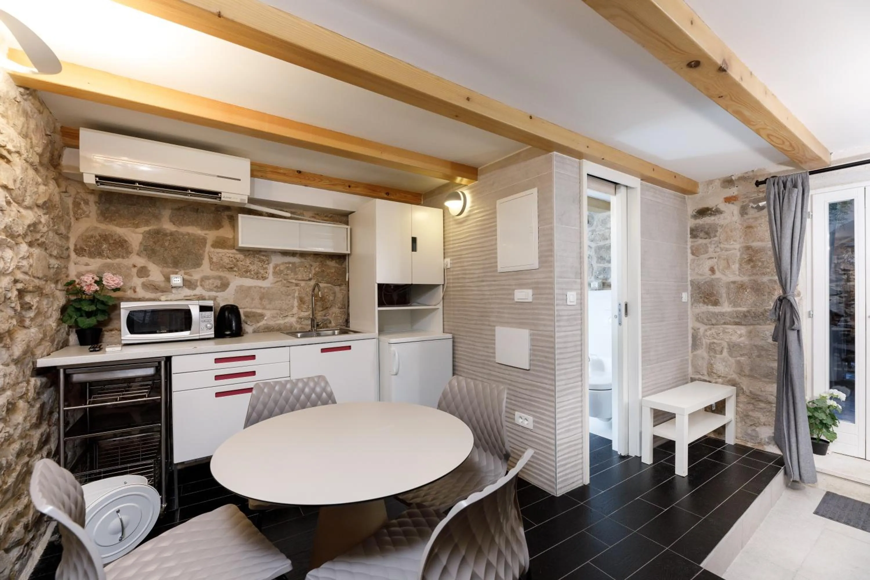 Property building in Pylon Rooms