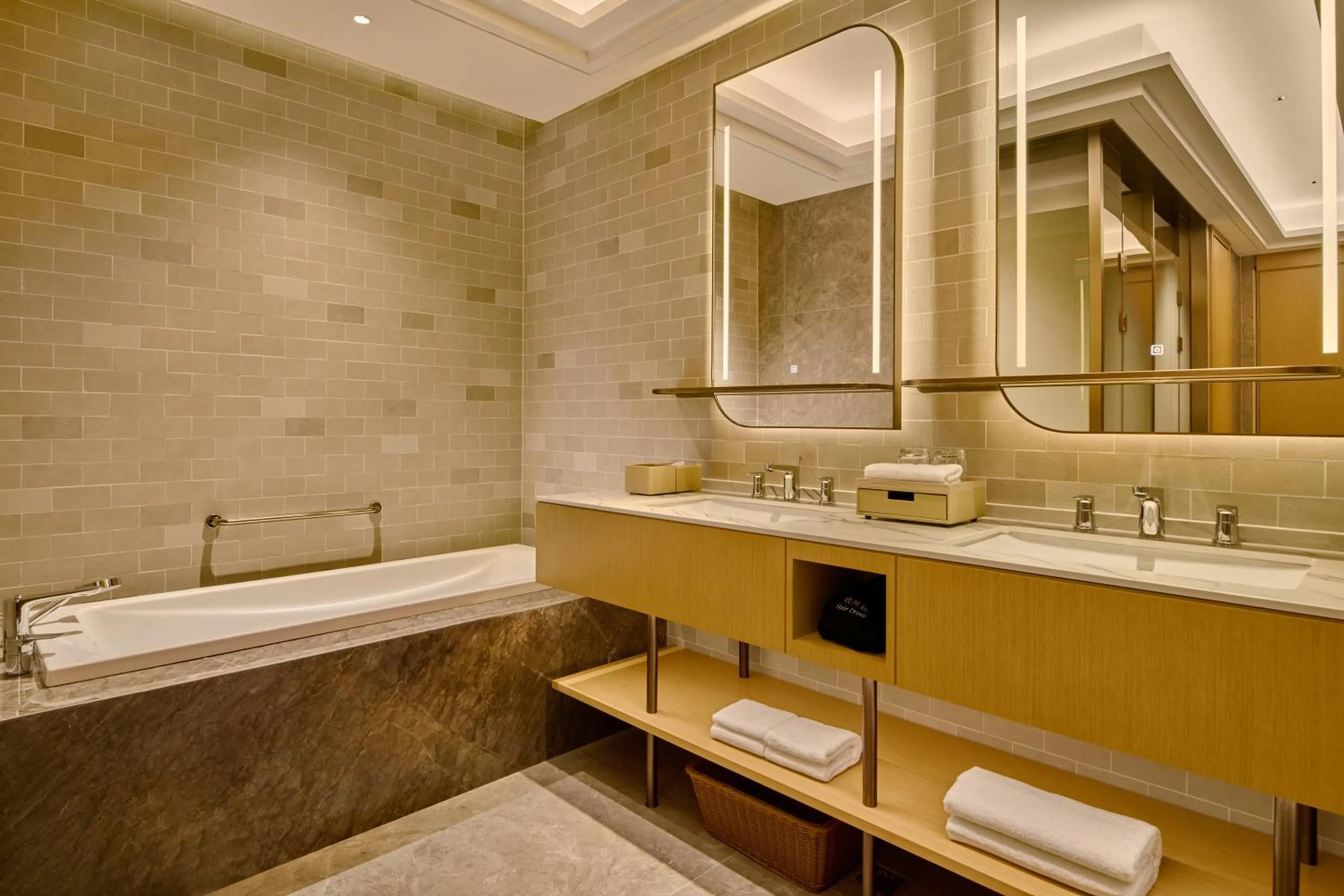 Bath in Hilton Garden Inn Chongqing Central Park