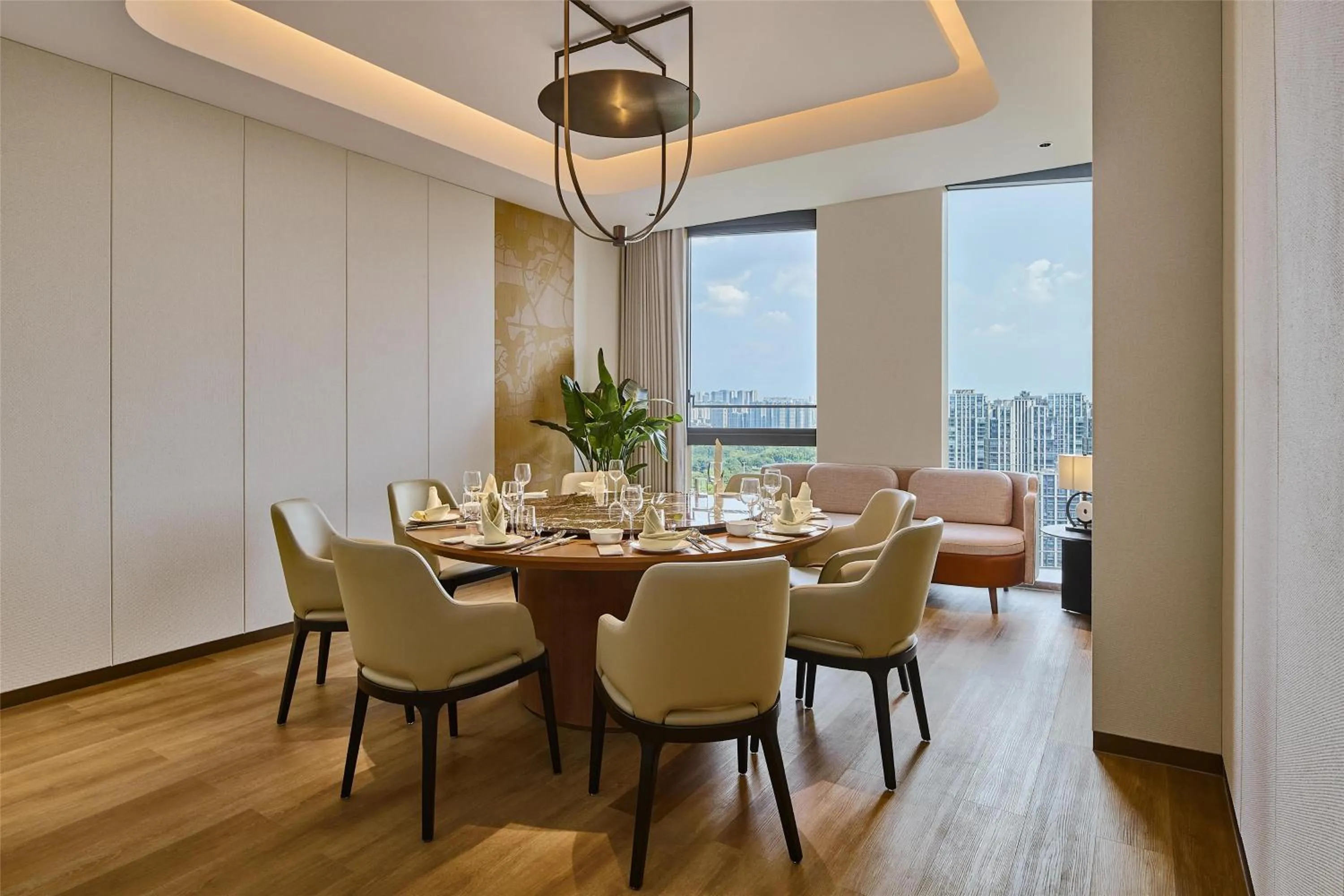 Dining area in Hilton Garden Inn Chongqing Central Park