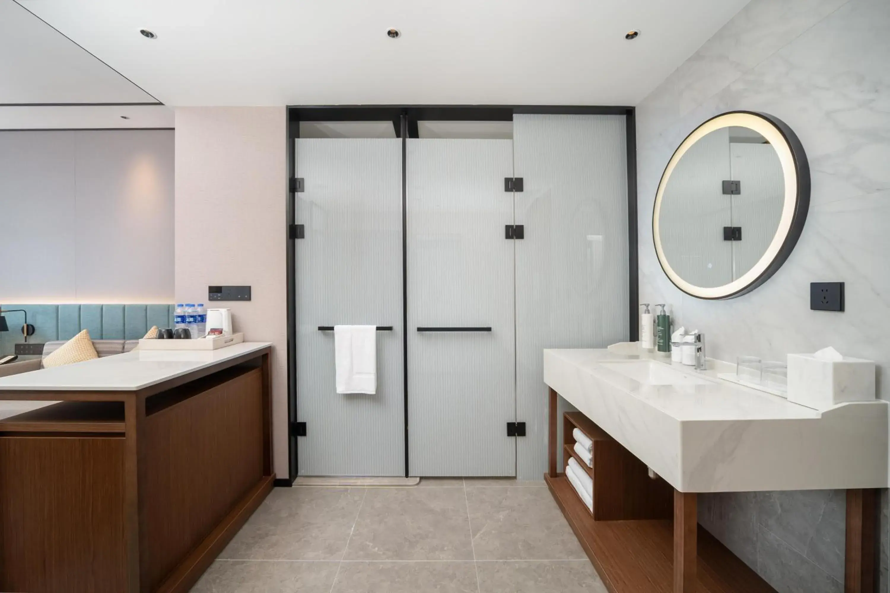 King Guest Room - single occupancy in Hilton Garden Inn Shanghai Changxing Island King Guest Room - single occupancy in Hilton Garden Inn Shanghai Changxing Island