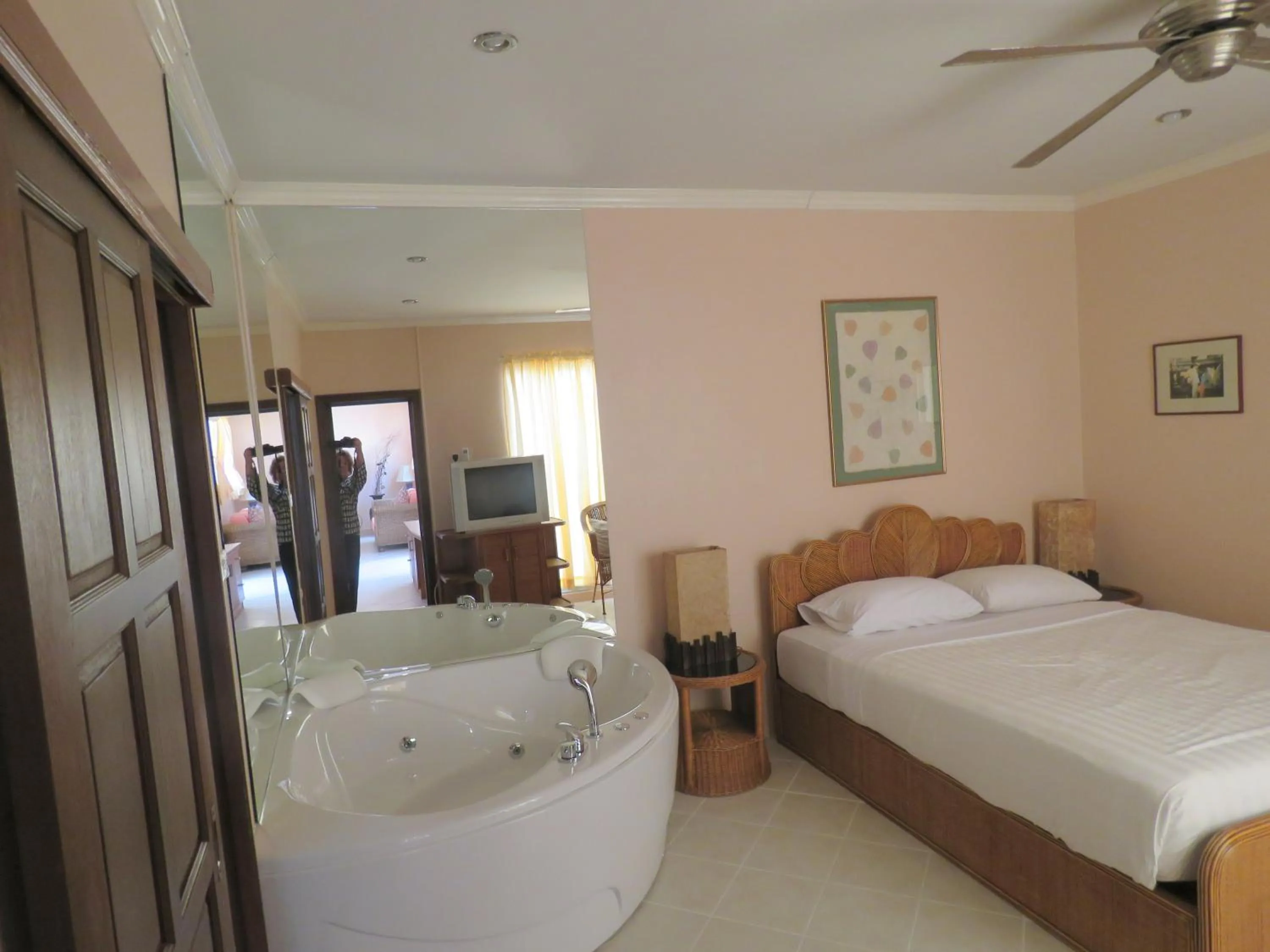 Bedroom, Bed in Butterfly Garden Boutique Residences by Luxury View SHA Extra Plus
