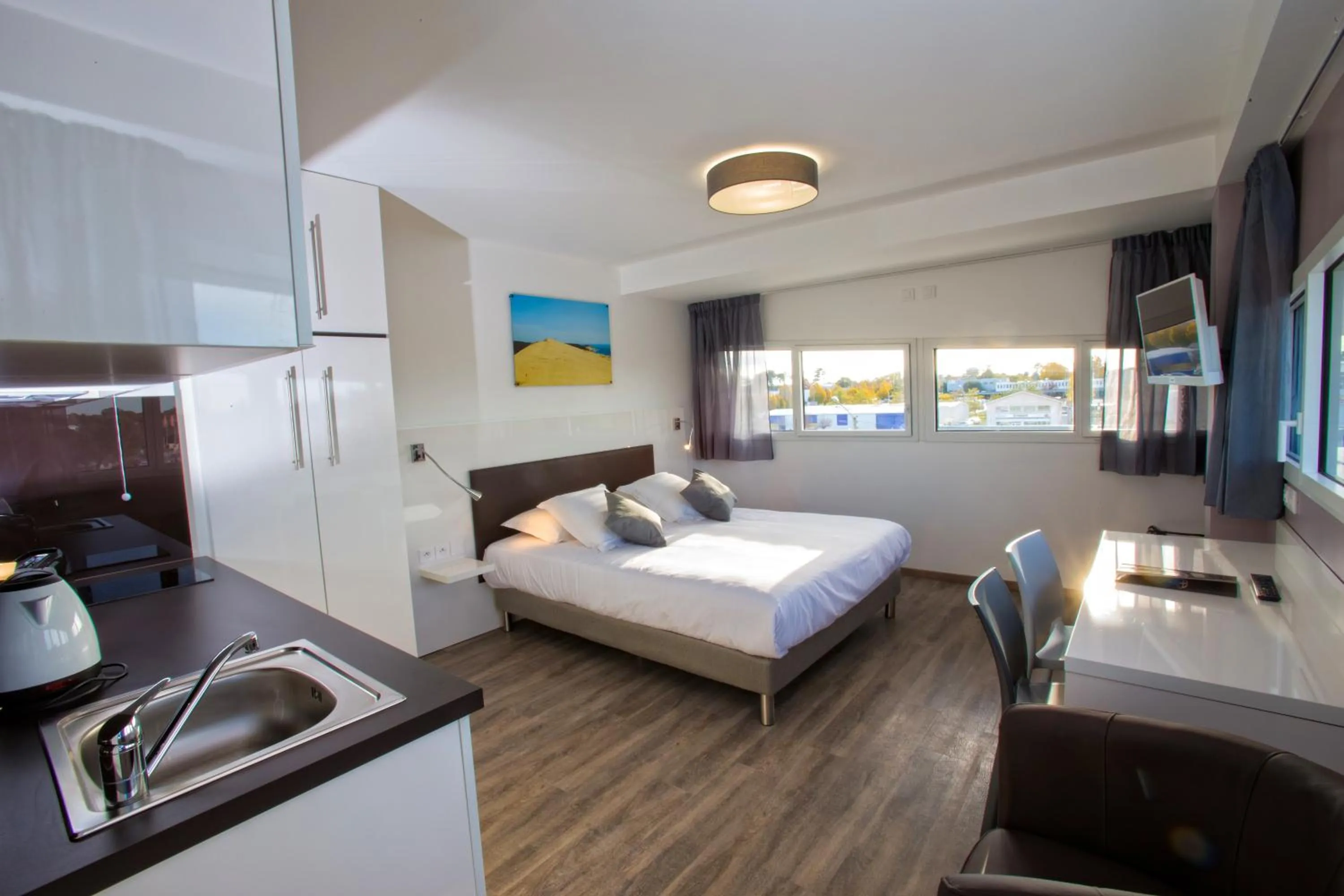 Bedroom, Bed in All Suites Appart Hôtel - Bordeaux - Pessac