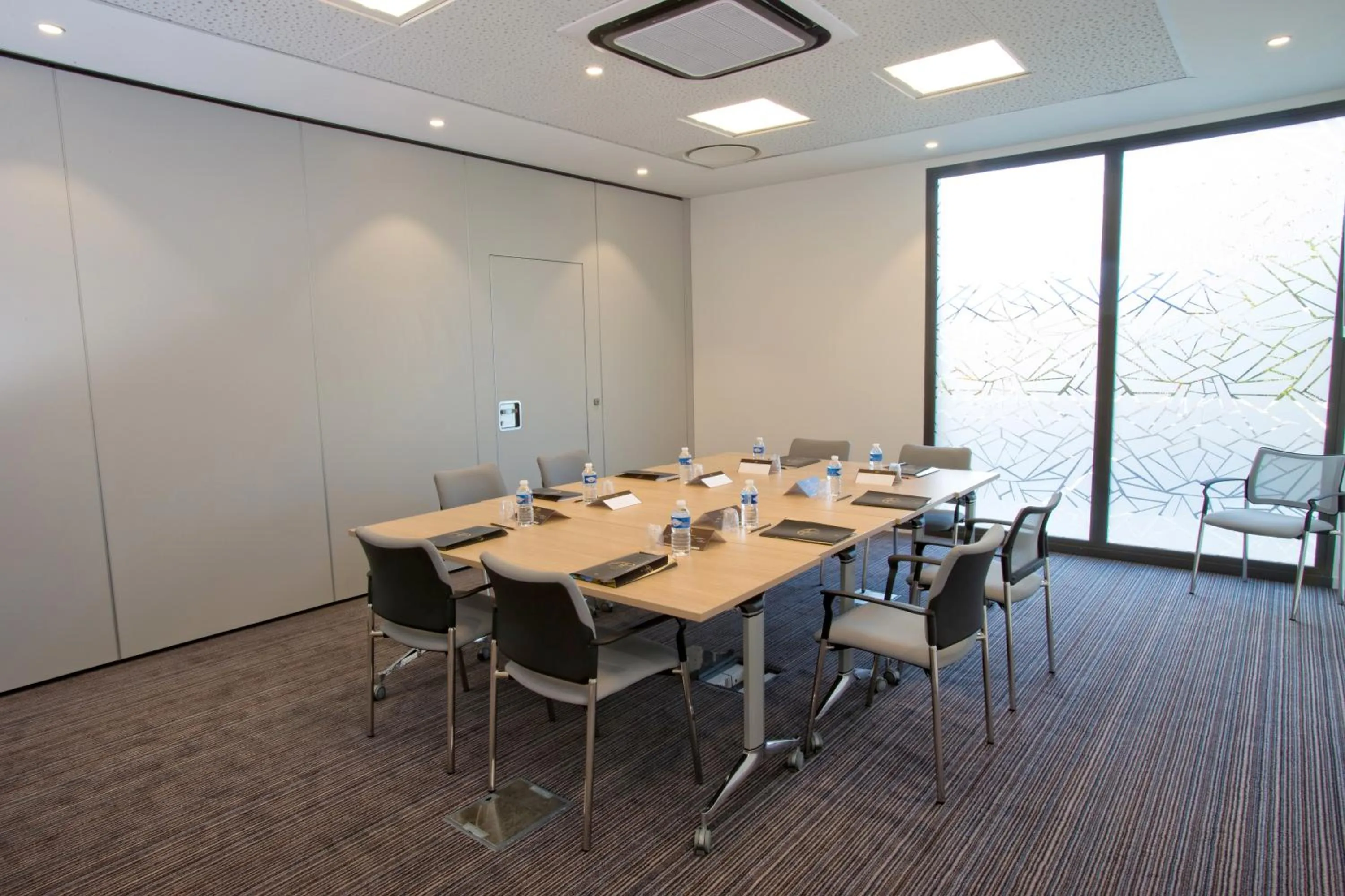 Meeting/conference room in All Suites Appart Hôtel - Bordeaux - Pessac