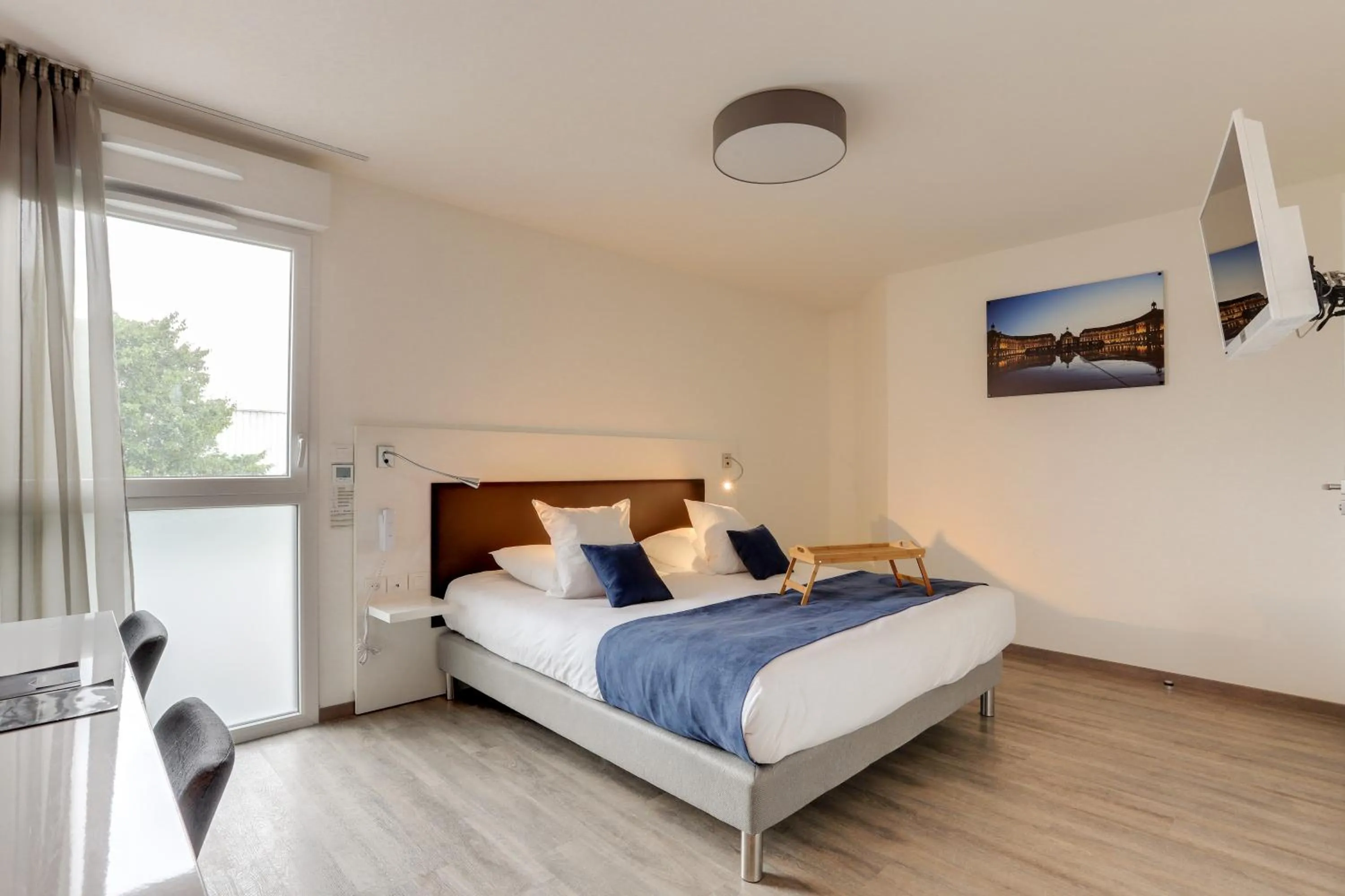 Bed in All Suites Appart Hôtel - Bordeaux - Pessac